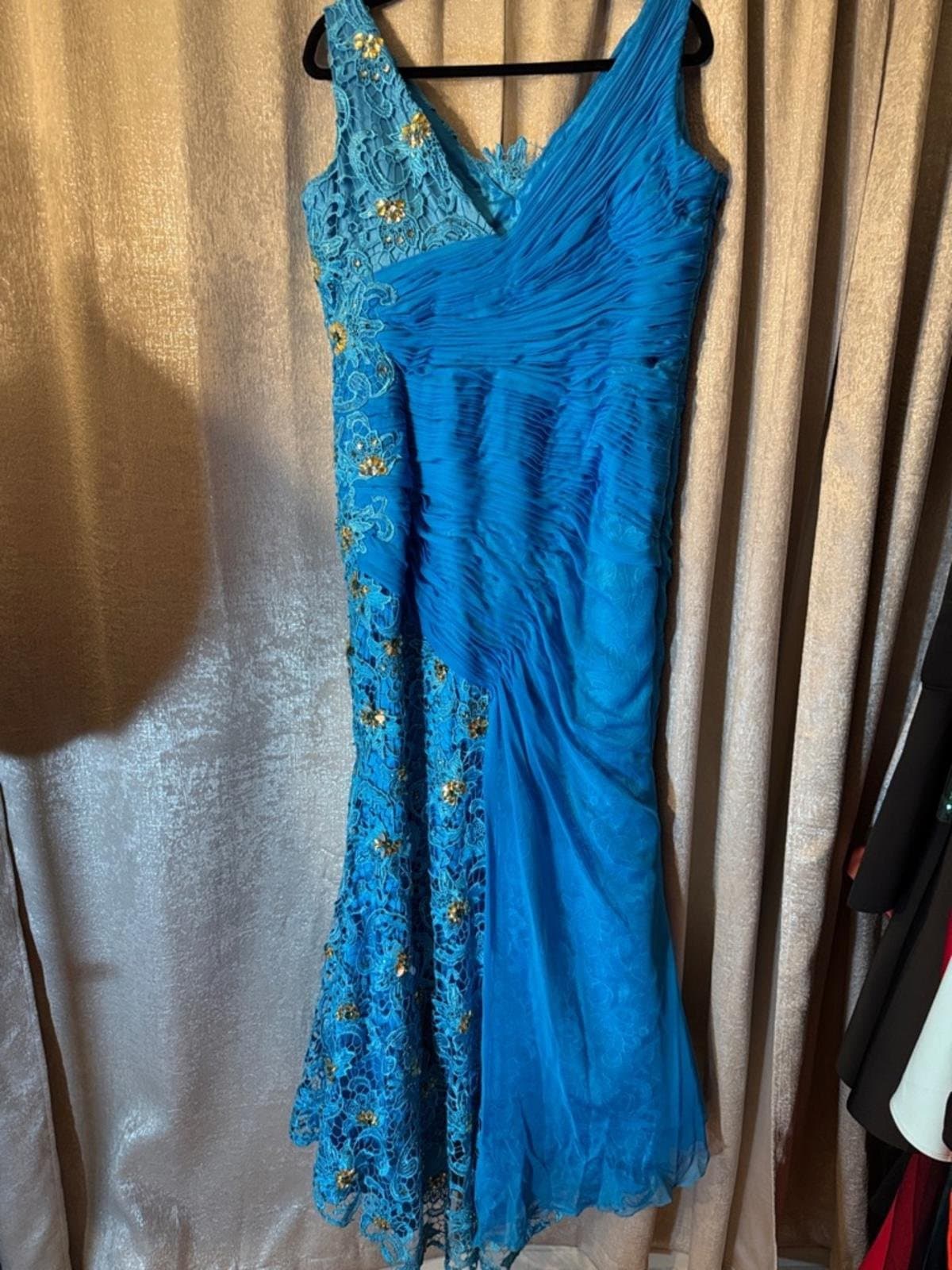 MNM Couture Blue Gown - Thumbnail 9