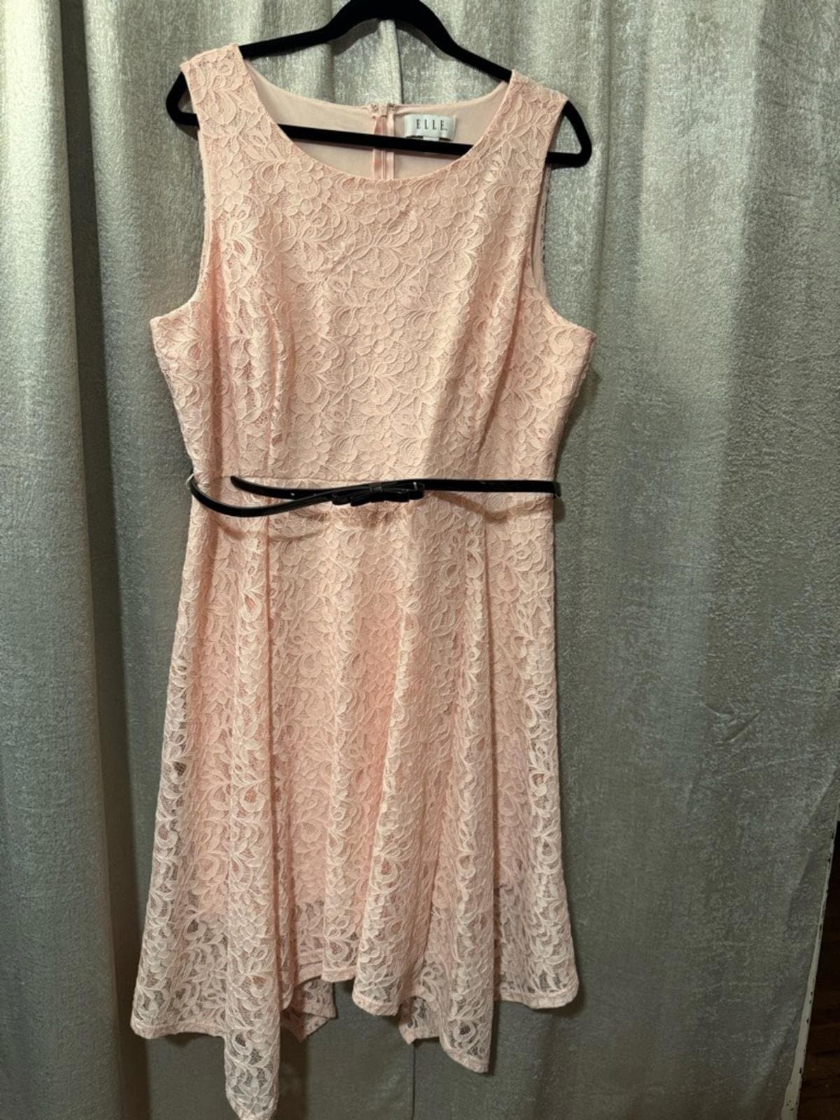 Elle Pink Lace High-Low Fit-and-Flare Dress with Slim Belt - Thumbnail 2