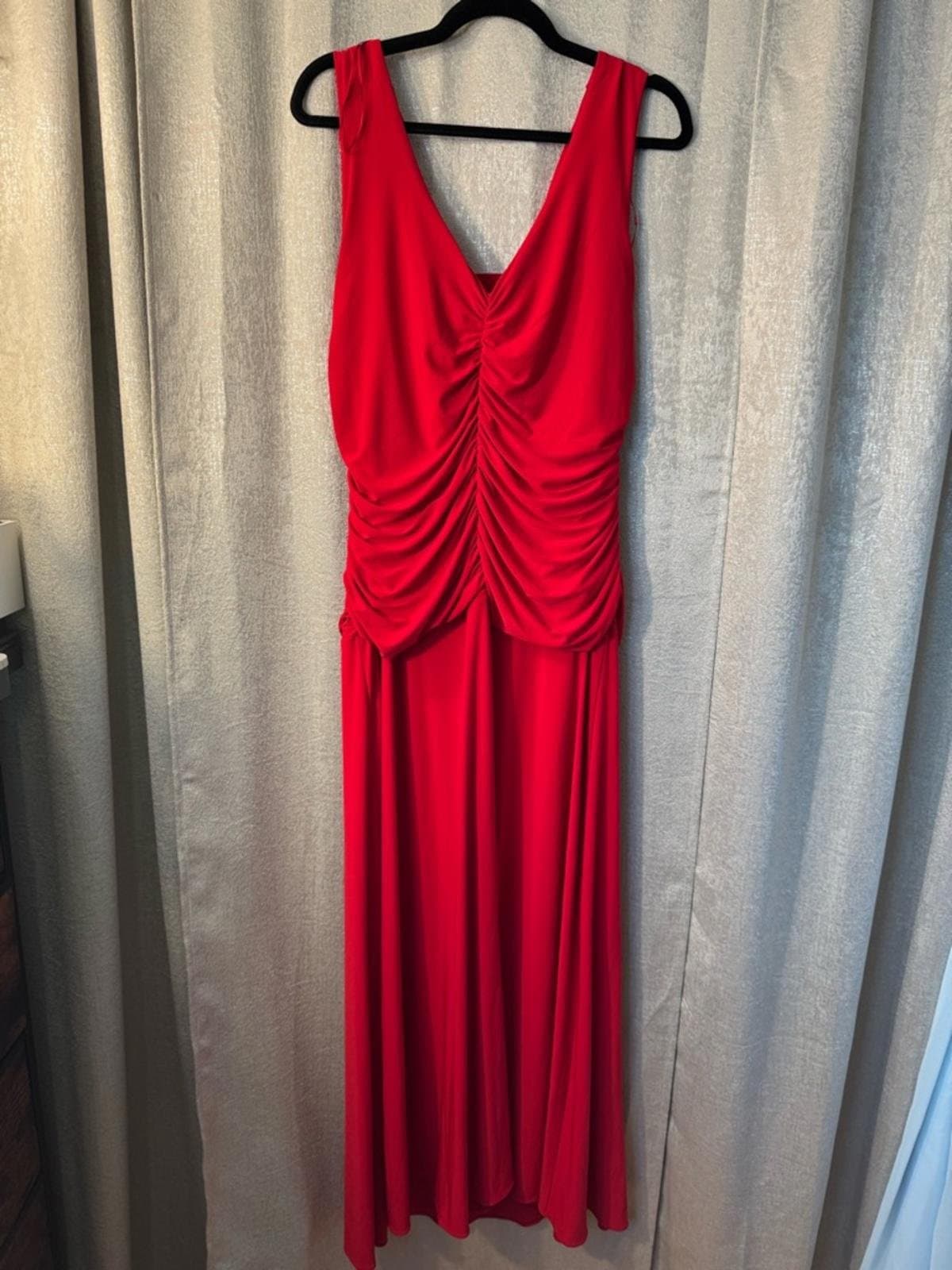 Sleeveless Red Cowl-Neck Maxi Dress with Ruched Draping - Thumbnail 6