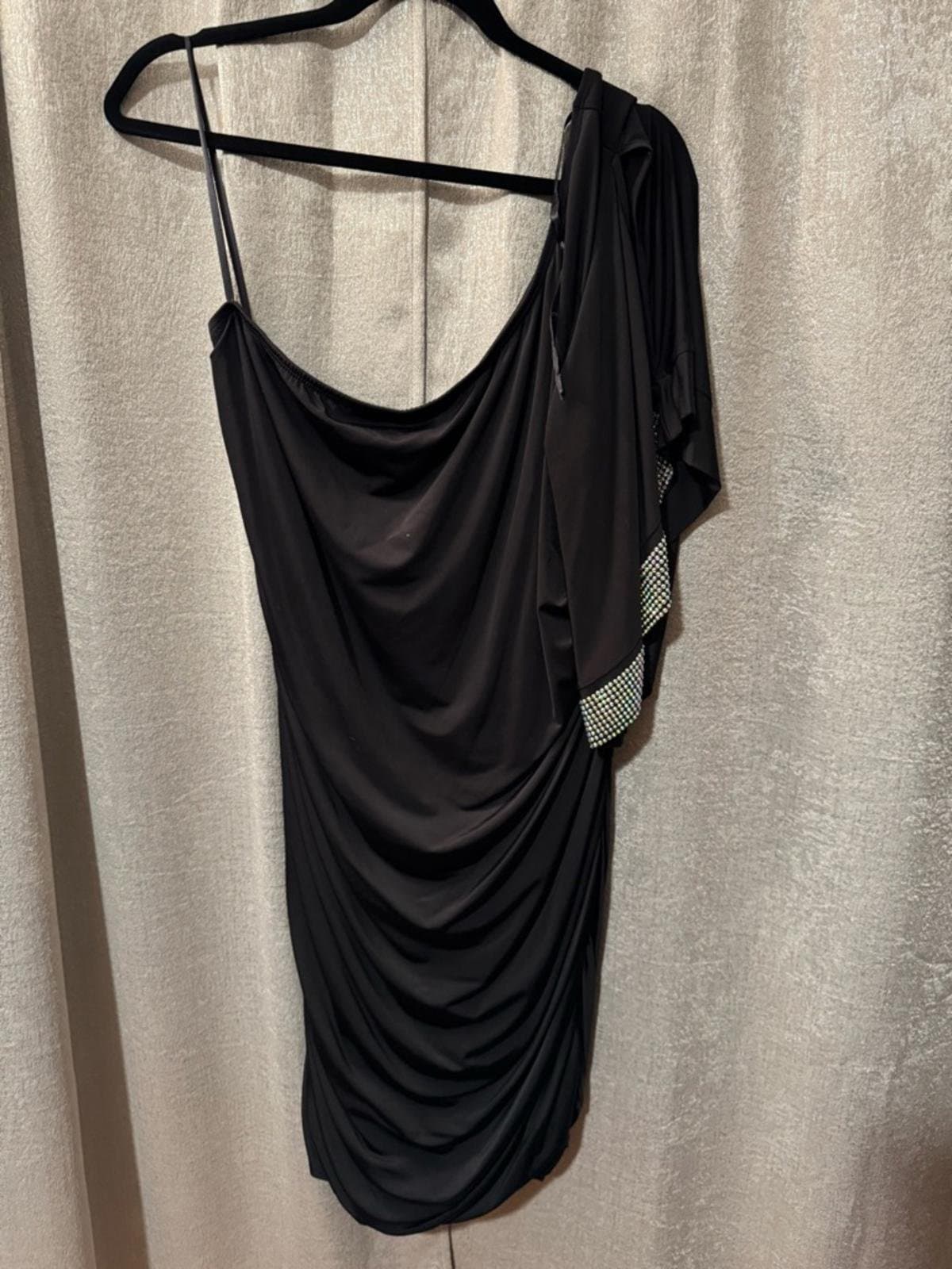 Deb Black One-Shoulder Ruched Dress with Embellished Sleeve - Thumbnail 2