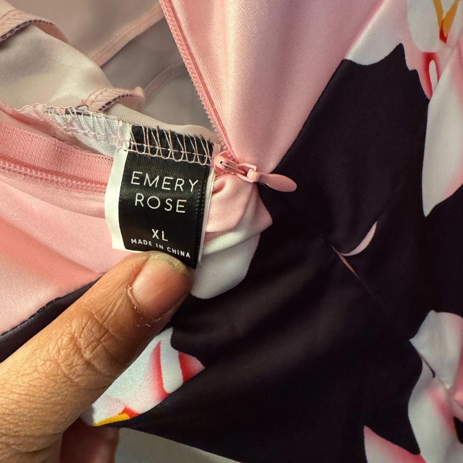 Elegant Pink and Black Floral Mini Dress - Thumbnail 4