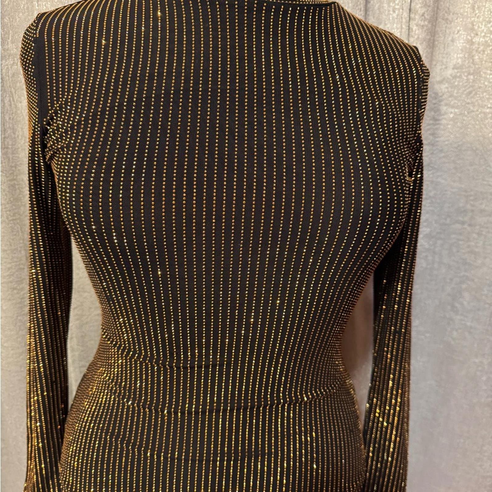 AKIRA Black and Gold Ribbed Long Sleeve Top - Thumbnail 2