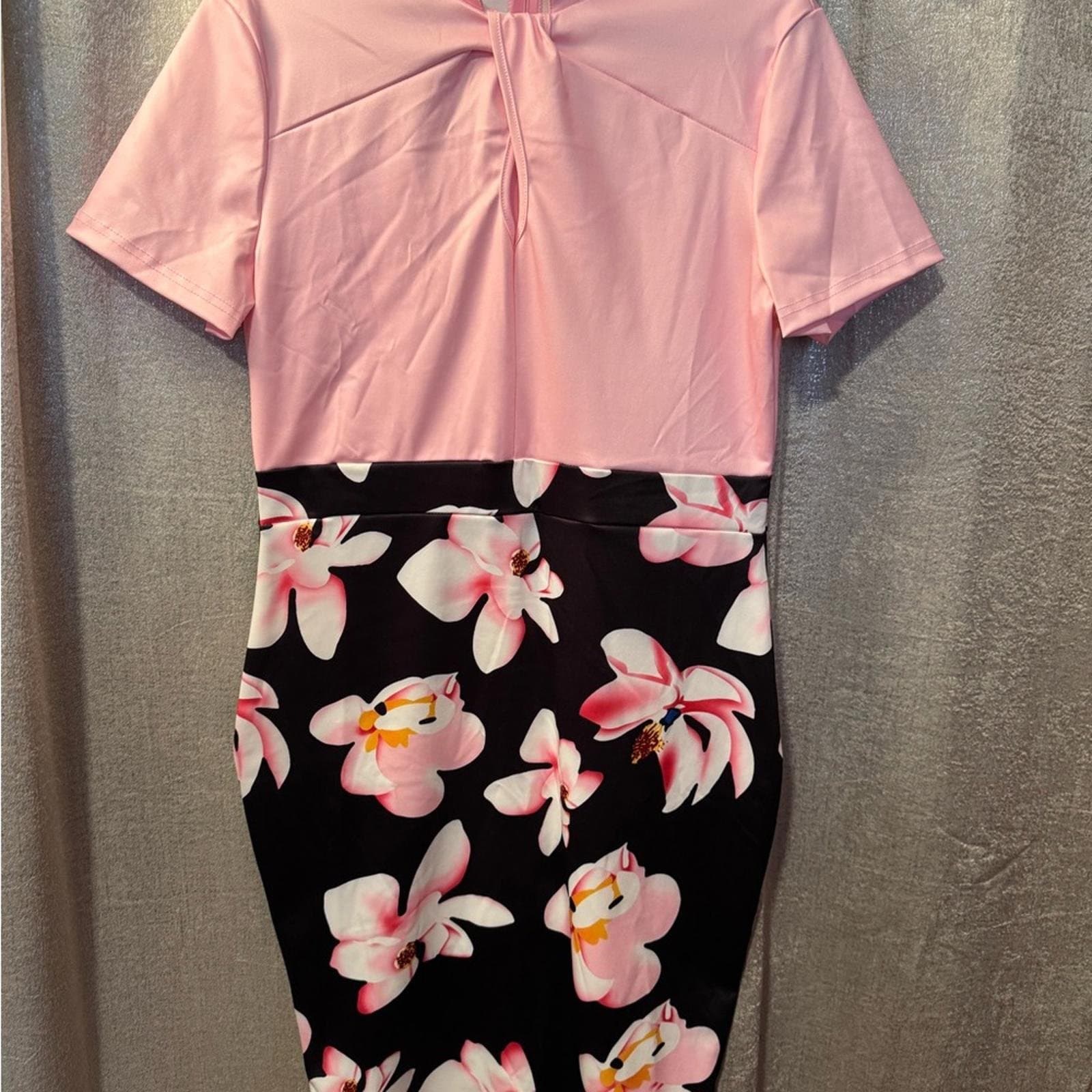 Elegant Pink and Black Floral Mini Dress - Thumbnail 2