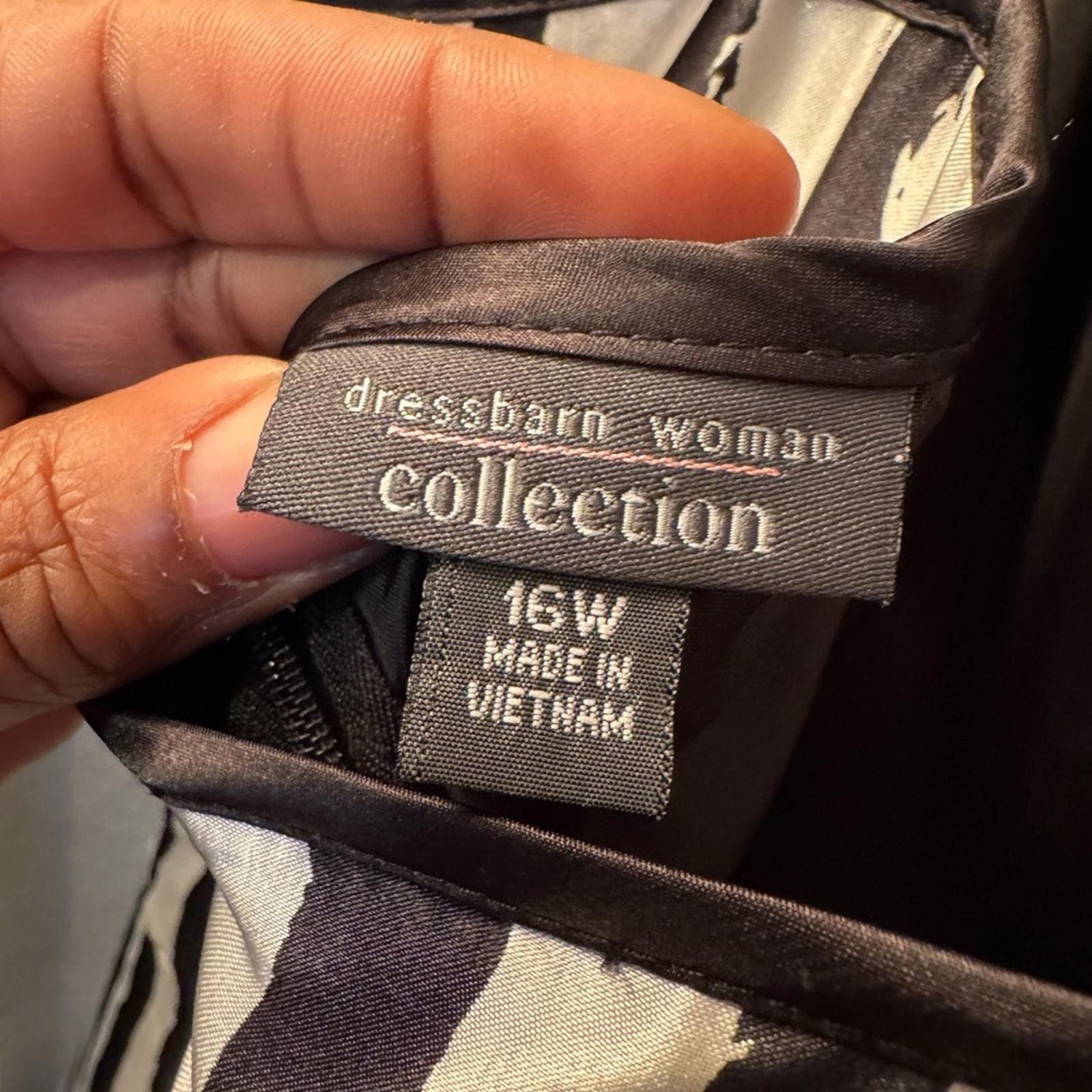 Dressbarn Black and White Rose Midi Dress - Thumbnail 4