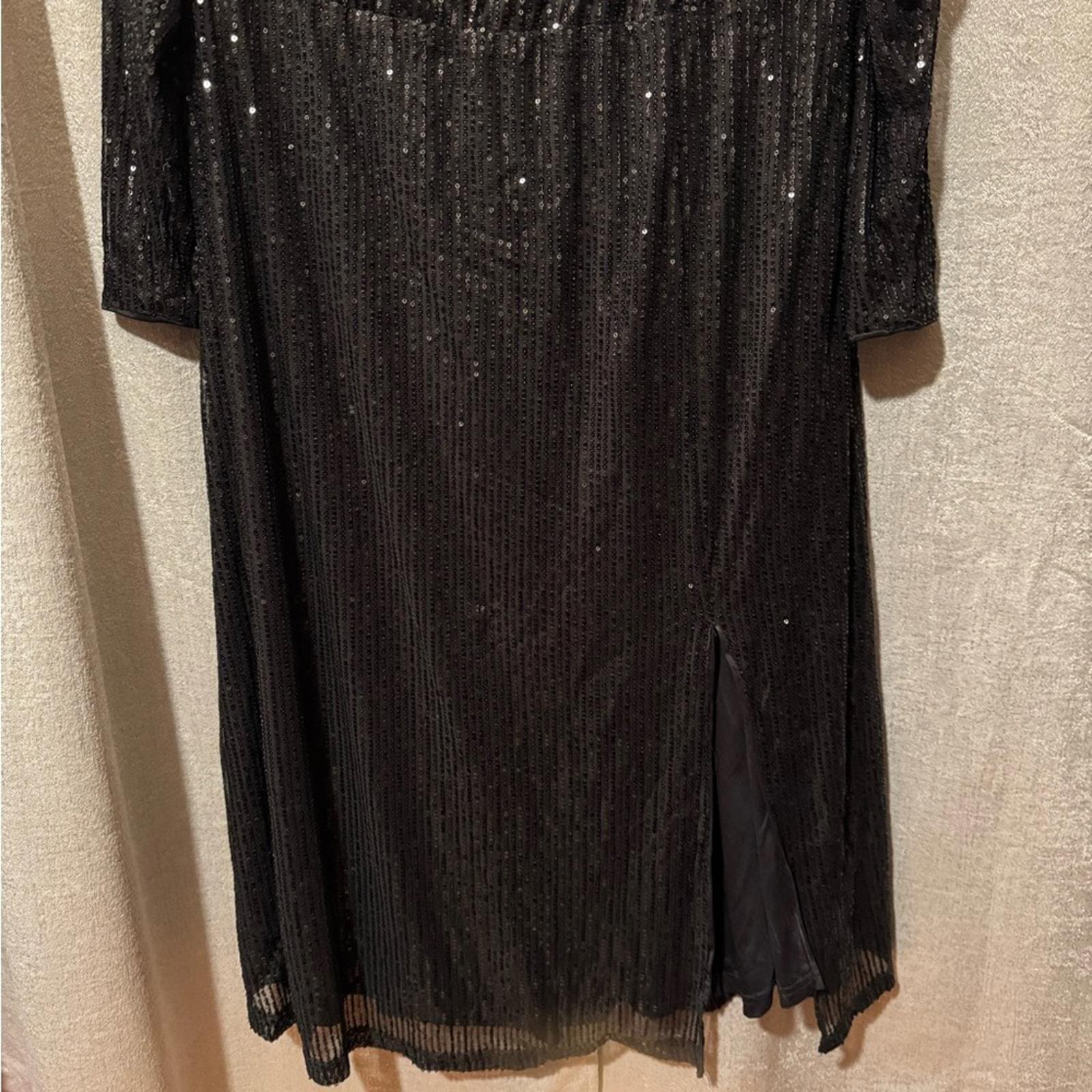 BloomChic Black Sequin V-Neck Maxi Dress with Front Slit - Thumbnail 4