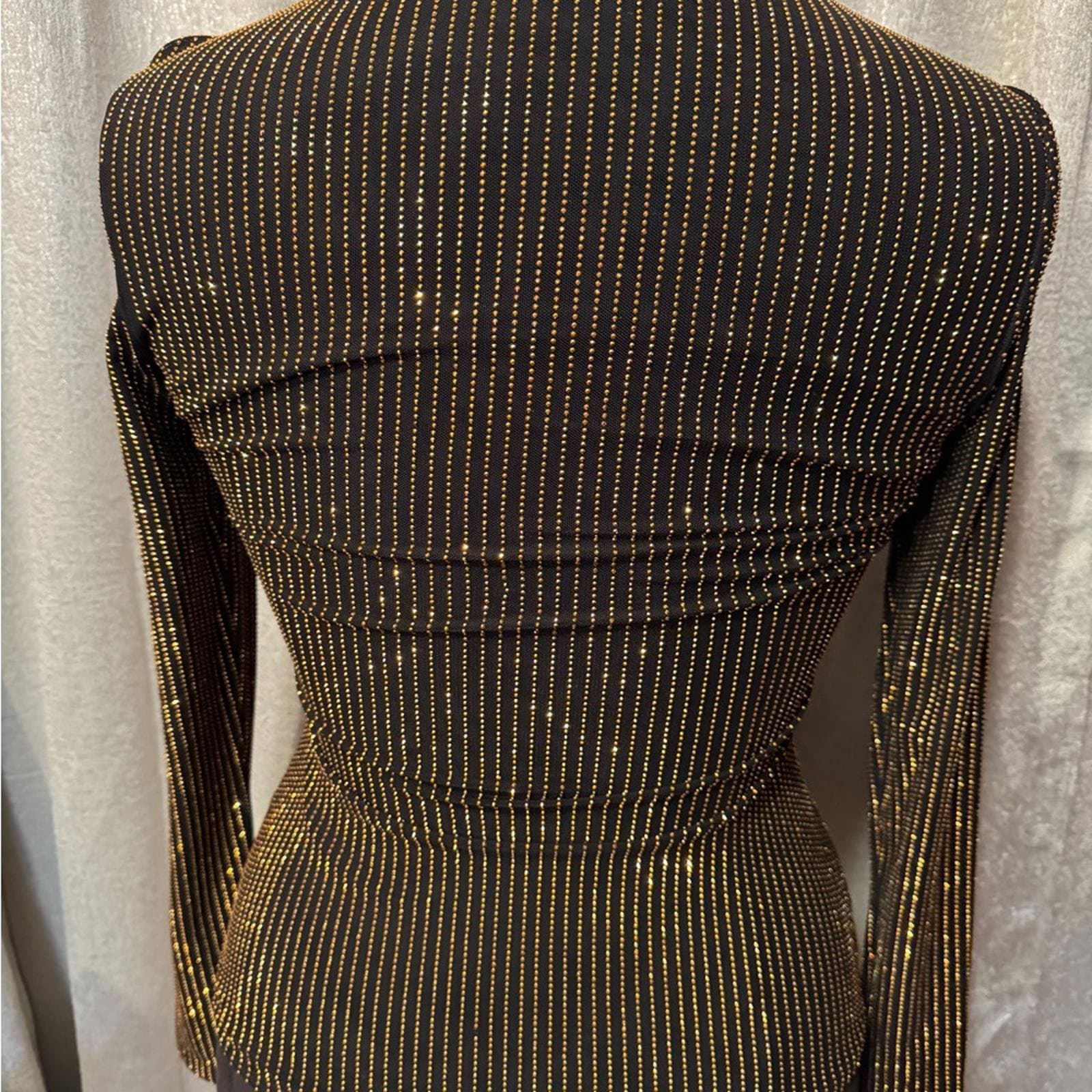 AKIRA Black and Gold Ribbed Long Sleeve Top - Thumbnail 4
