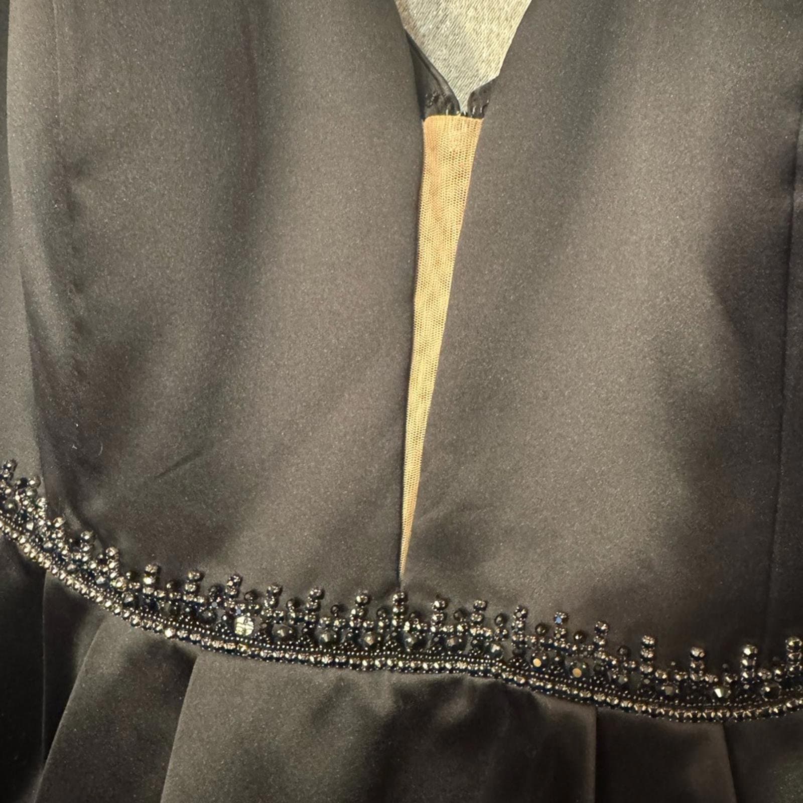 Sherri Hill Black Deep V-Neck Mini Dress - Thumbnail 4