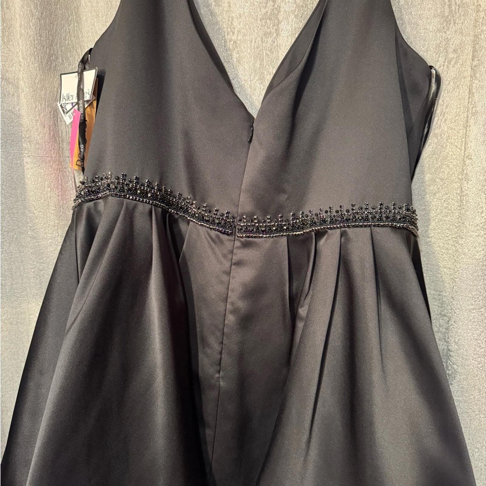 Sherri Hill Black Deep V-Neck Mini Dress - Thumbnail 5