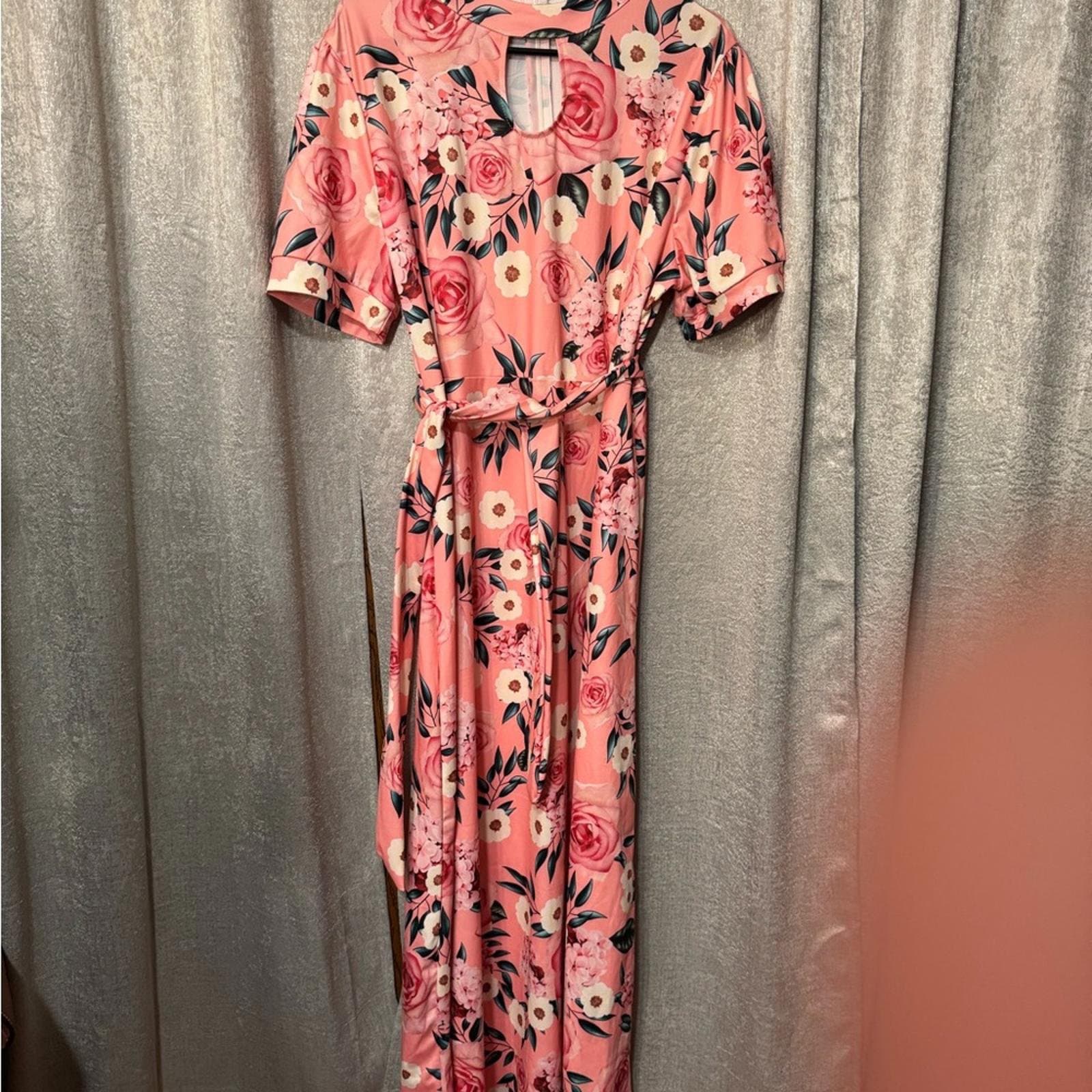 Elegant Floral Maxi Dress in Pink - Thumbnail 3