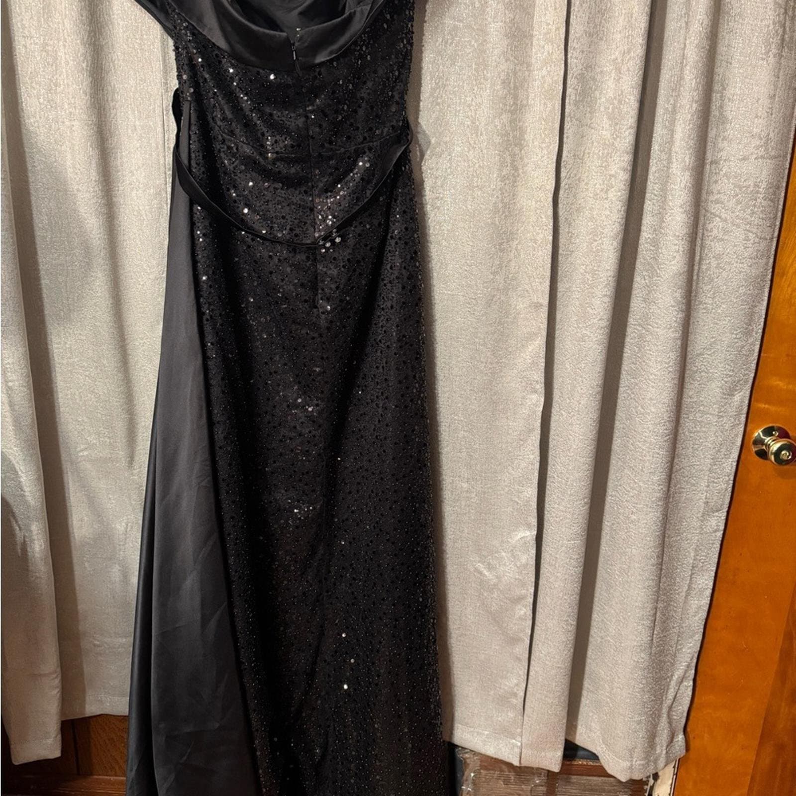 Stunning Strapless Black Sequin Dress - Thumbnail 3