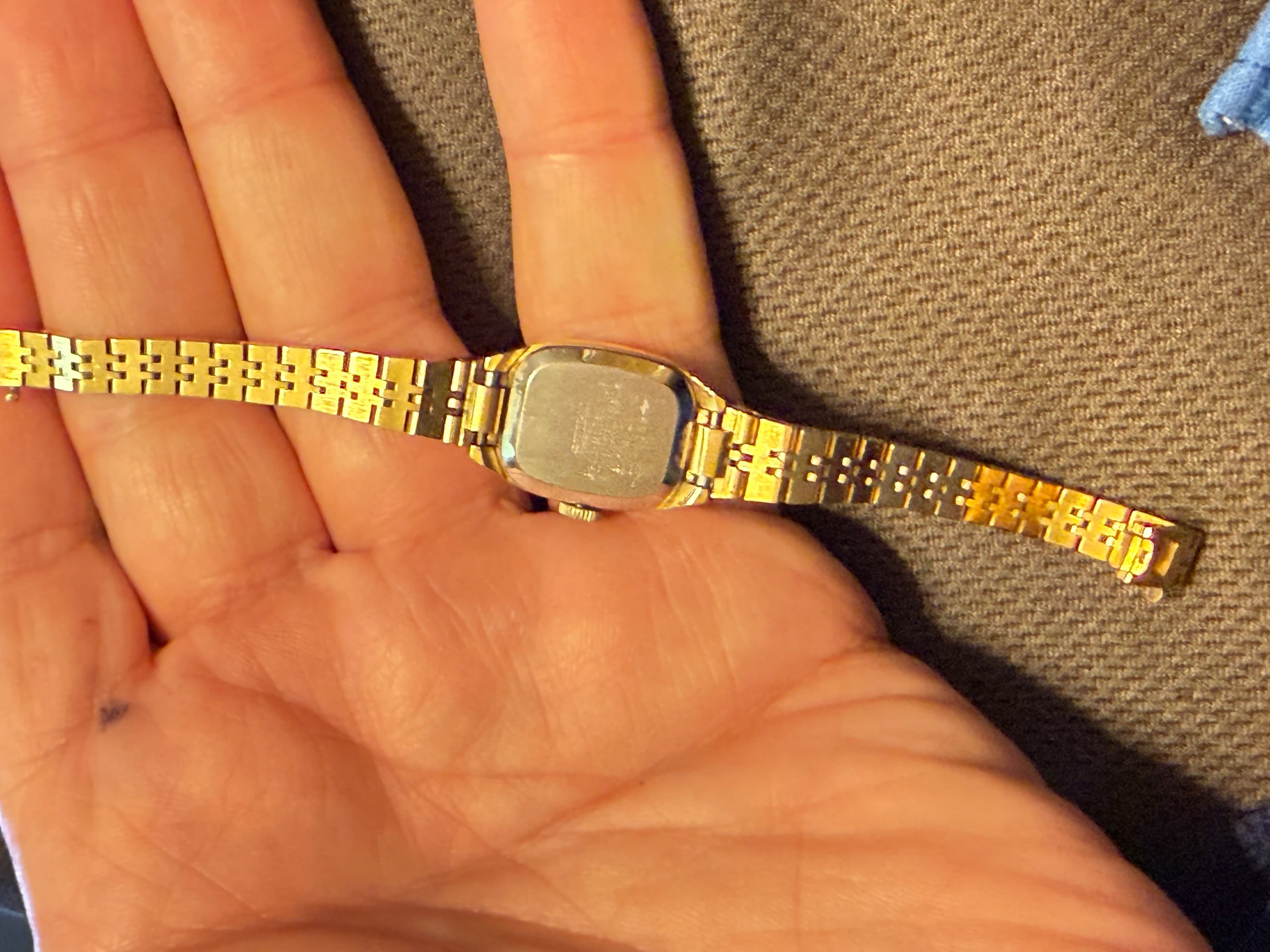 Seiko Vintage Gold-Tone Women’s Watch 11-5139 Square Dial Bracelet - Thumbnail 3