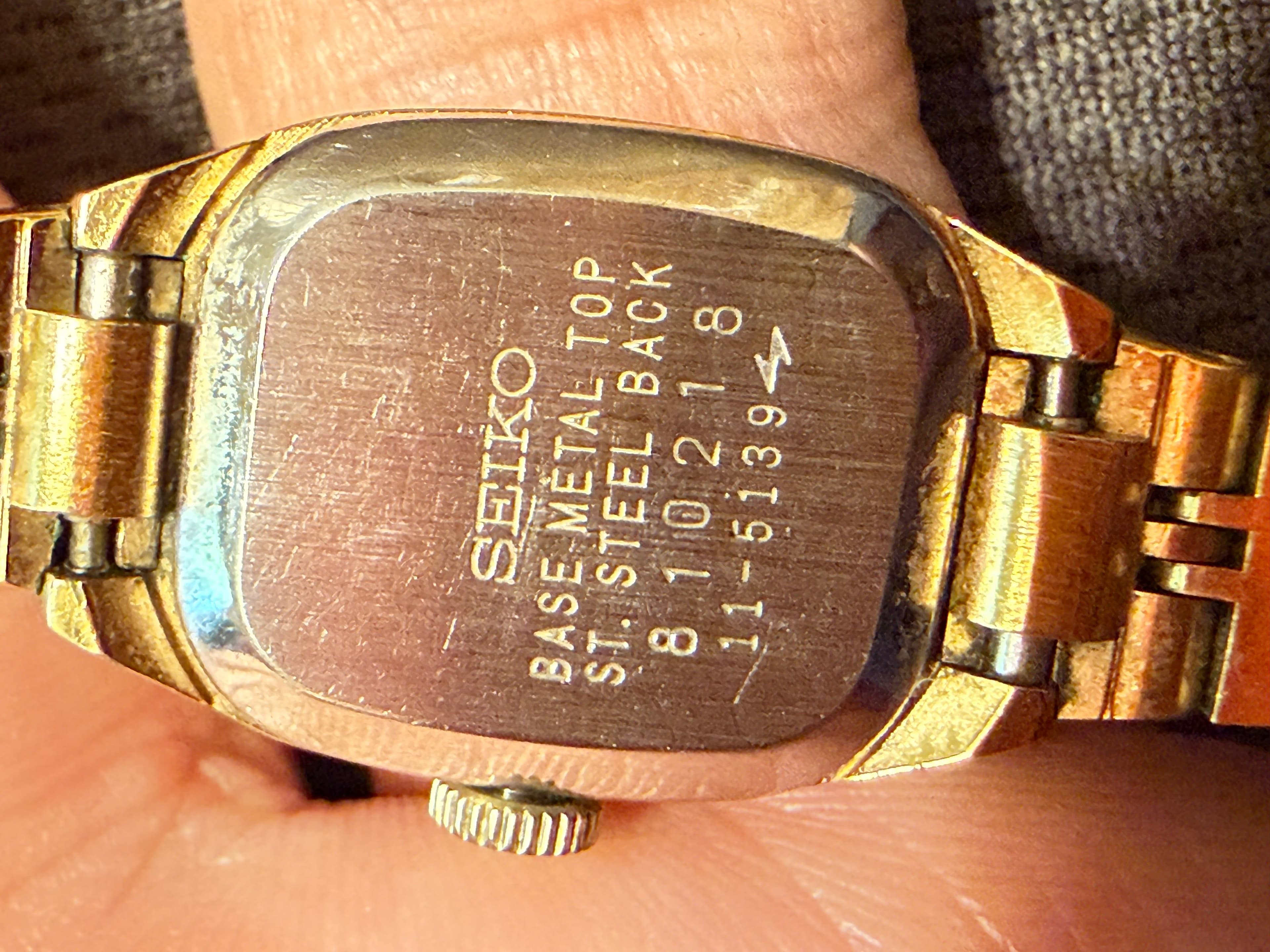 Seiko Vintage Gold-Tone Women’s Watch 11-5139 Square Dial Bracelet - Thumbnail 4