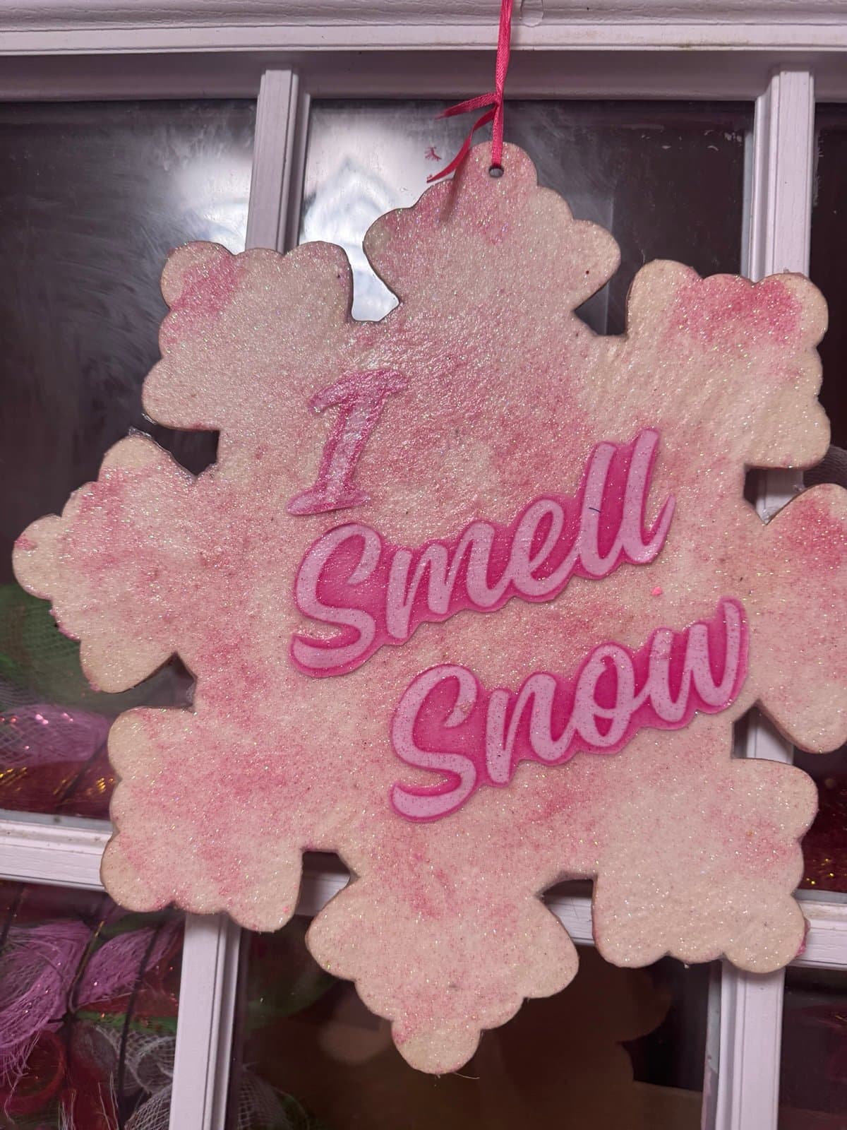 pink “I Smell Snow” winter wreath - Thumbnail 2