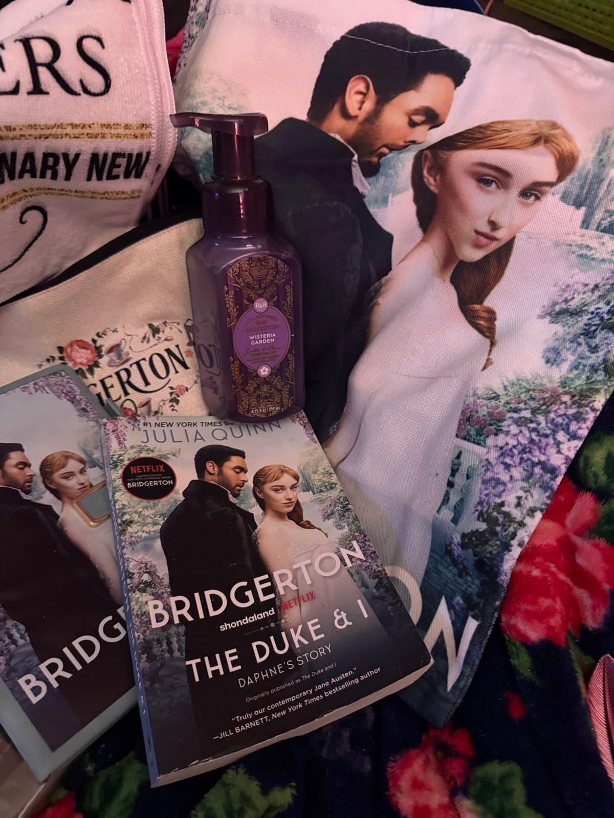 Bridgerton Lovers Luxury Gift Basket