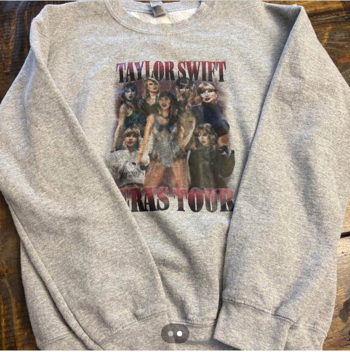 Taylor Swift ultimate fan basket - Thumbnail 3