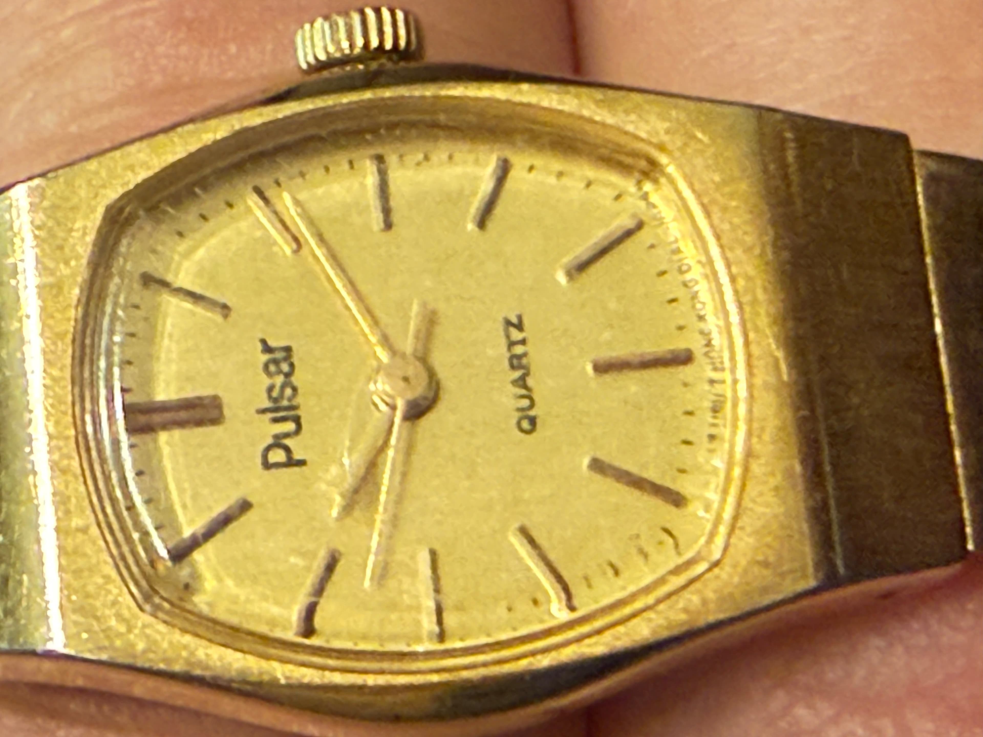 Pulsar Women's Gold Tone Quartz Watch with Geometric Bracelet - Thumbnail 2