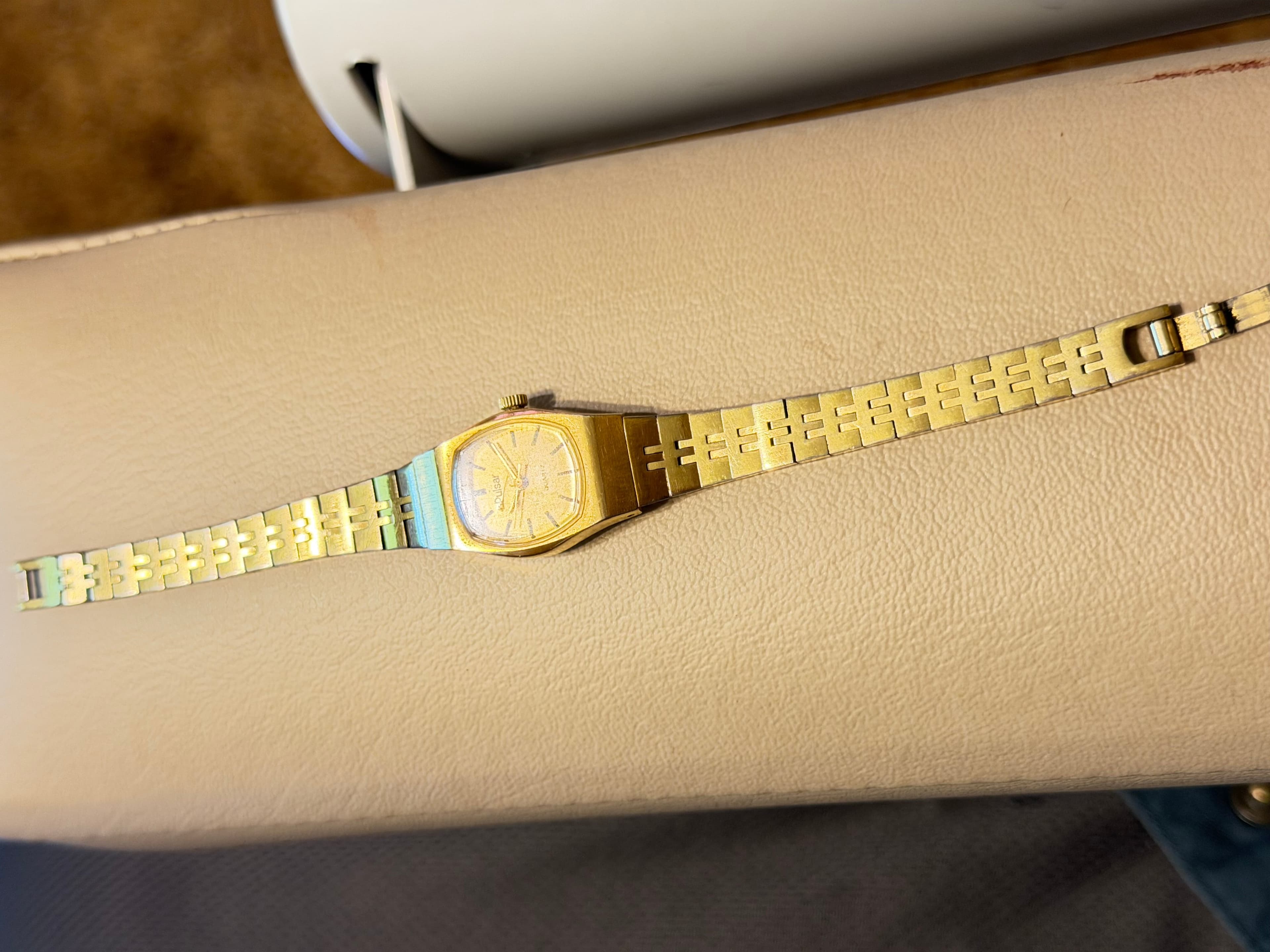 Pulsar Women's Gold Tone Quartz Watch with Geometric Bracelet - Thumbnail 6