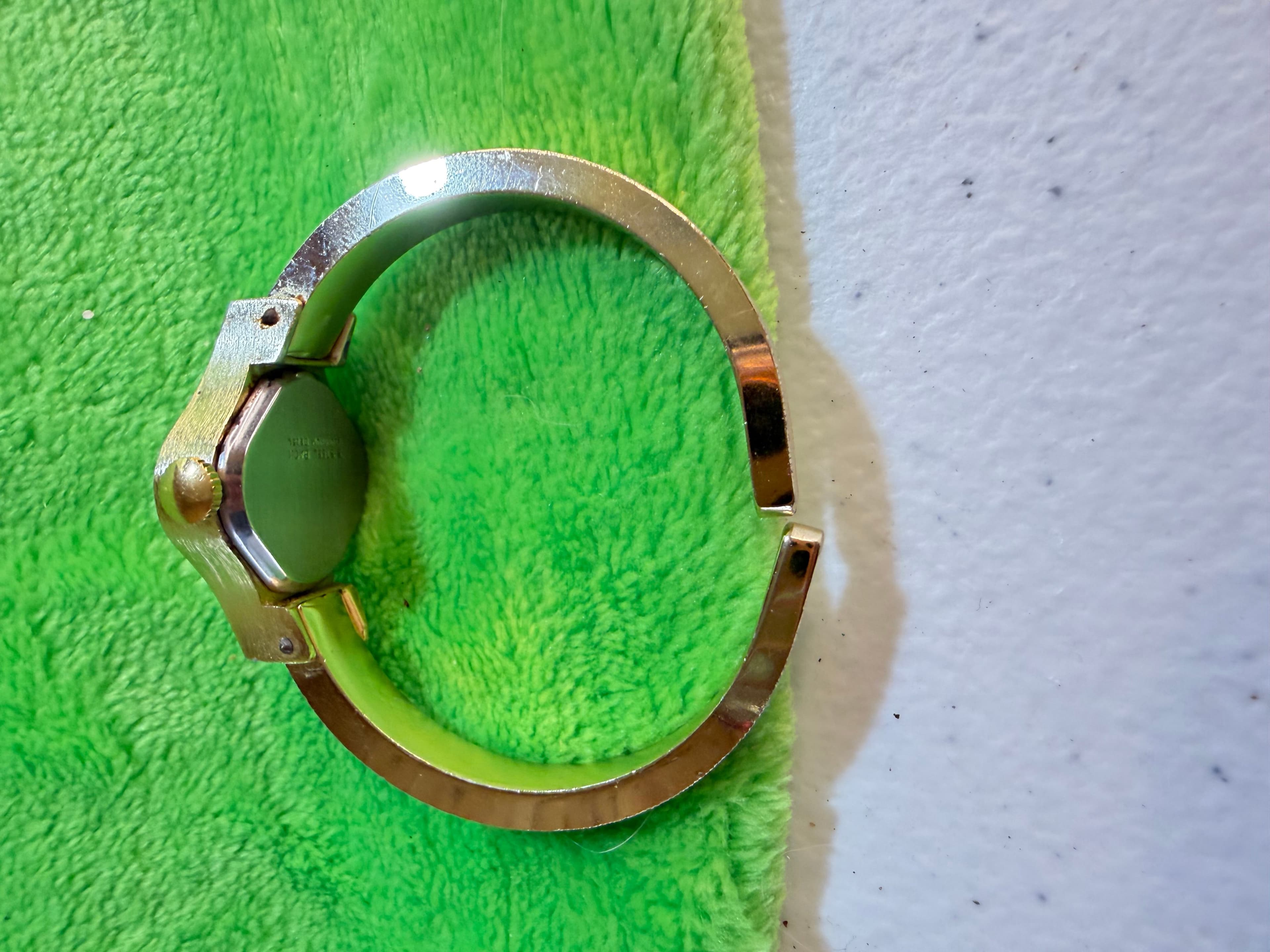 Timex Vintage Gold-Tone Textured Bangle Watch Elegant Design - Thumbnail 4