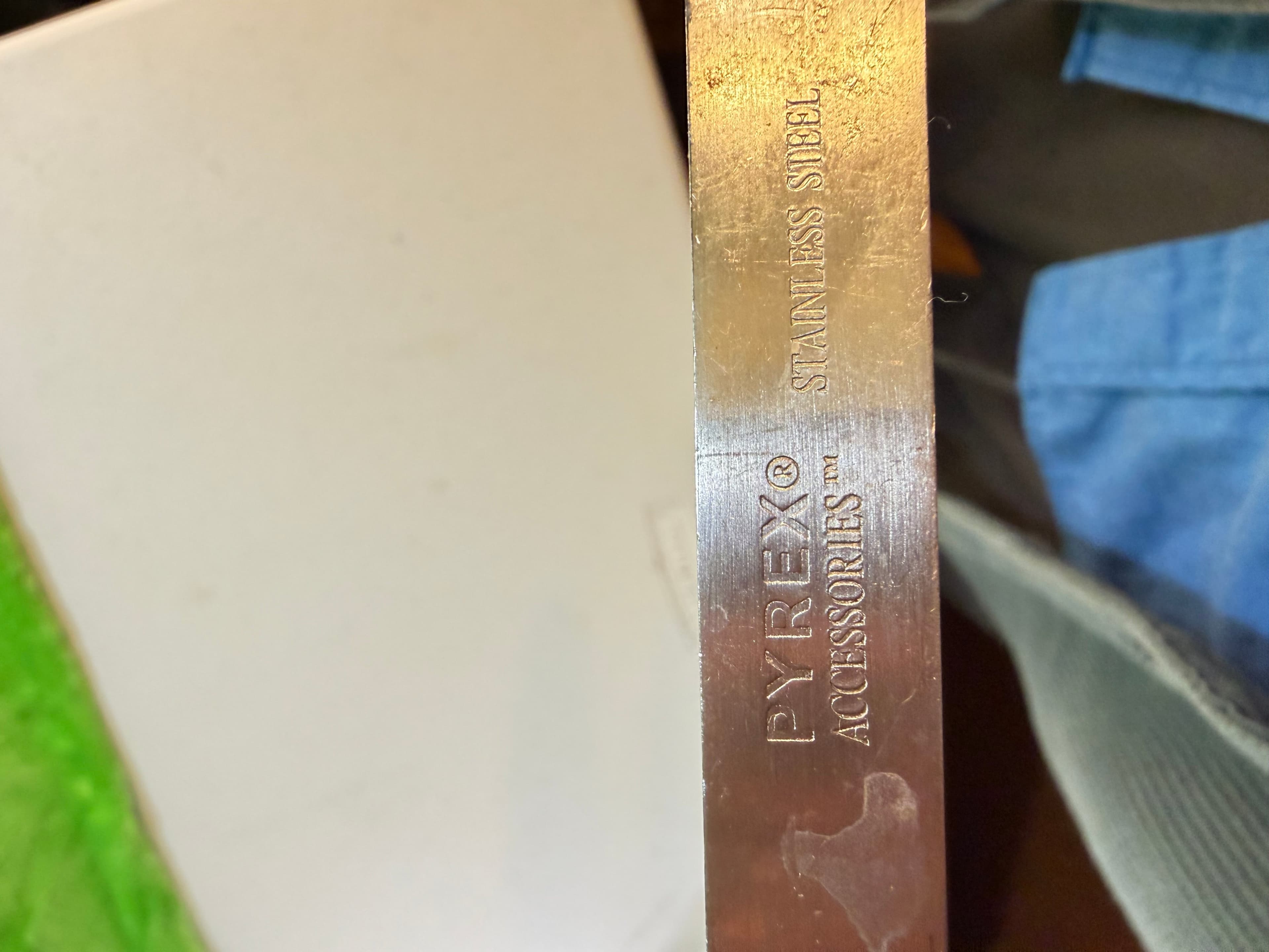 Pyrex Stainless Steel Slotted Turner Black Handle Kitchen Utensil - Thumbnail 3