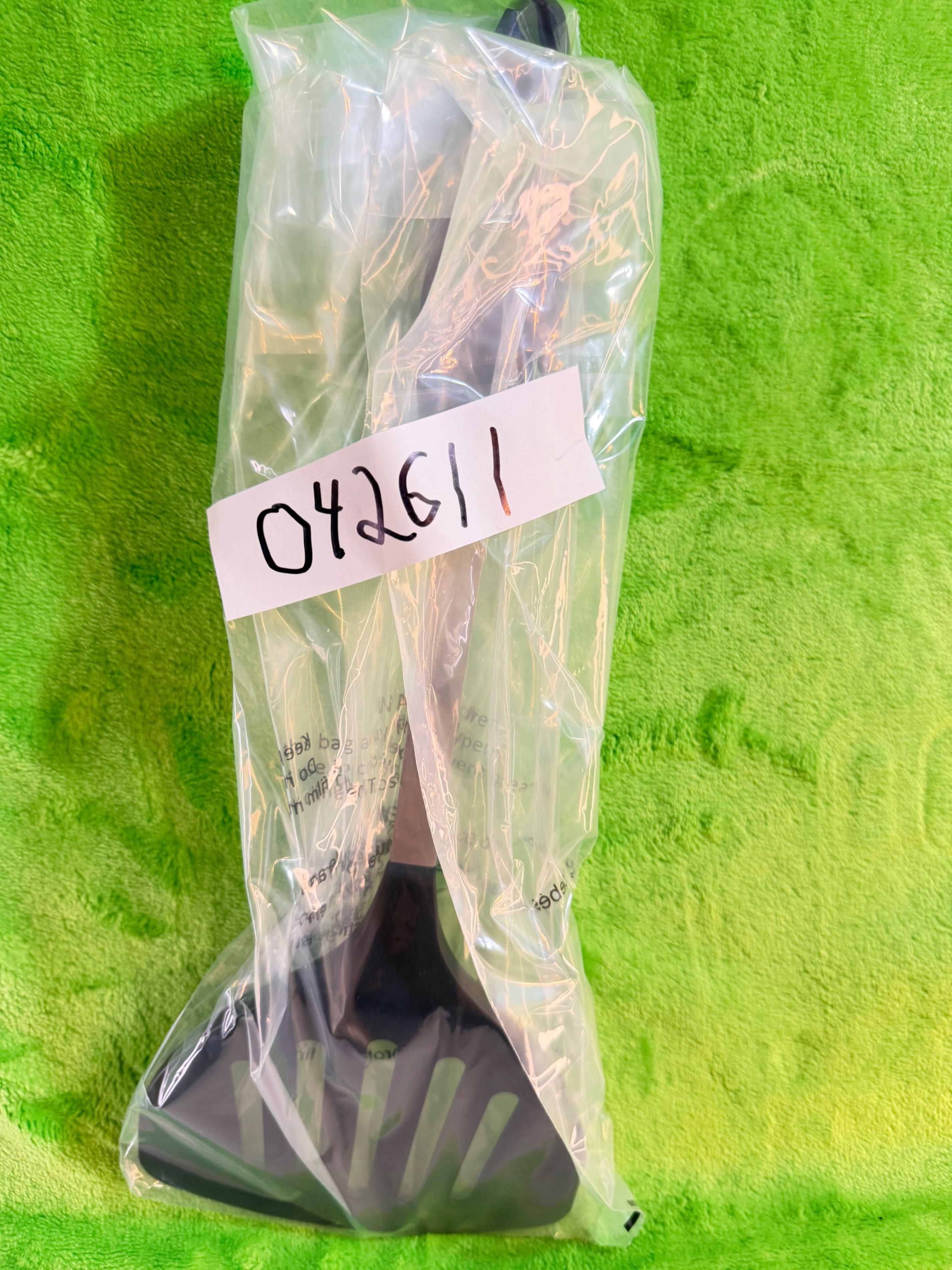 Pyrex Stainless Steel Slotted Turner Black Handle Kitchen Utensil - Thumbnail 4