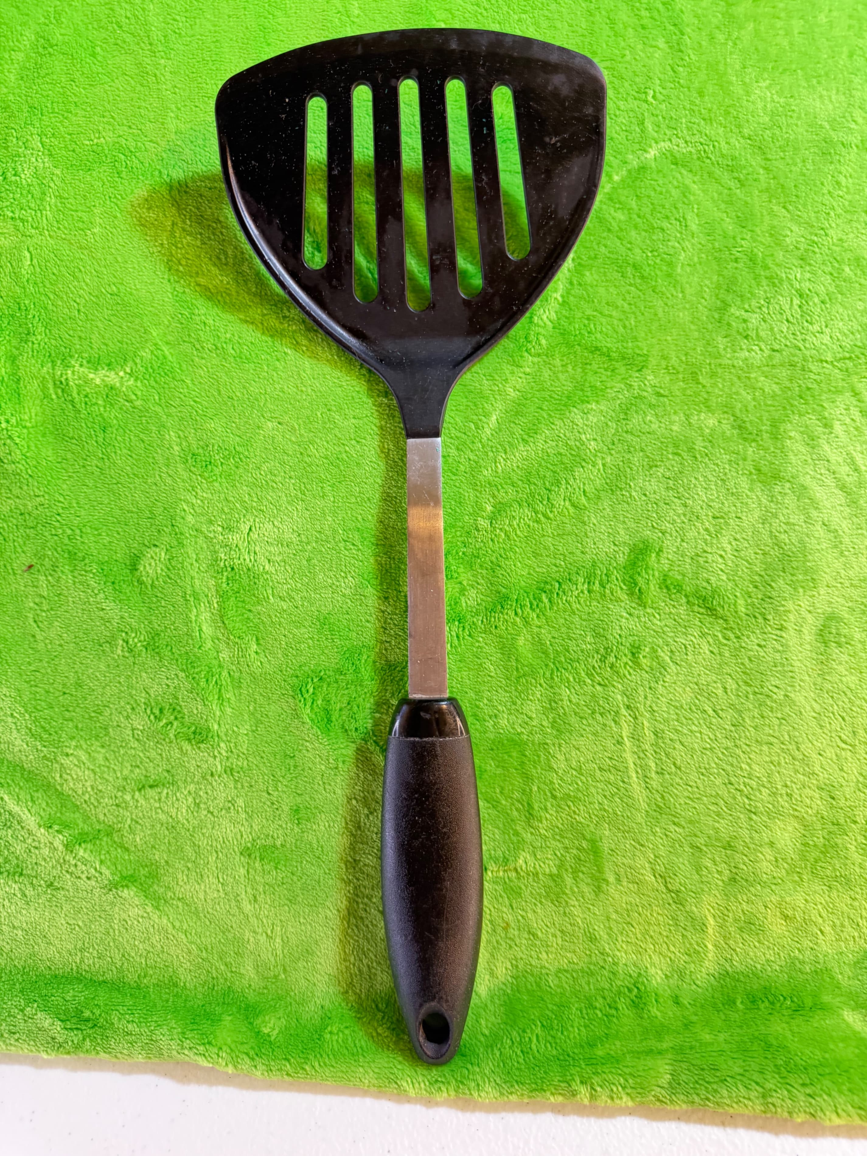 Pyrex Stainless Steel Slotted Turner Black Handle Kitchen Utensil - Image 1
