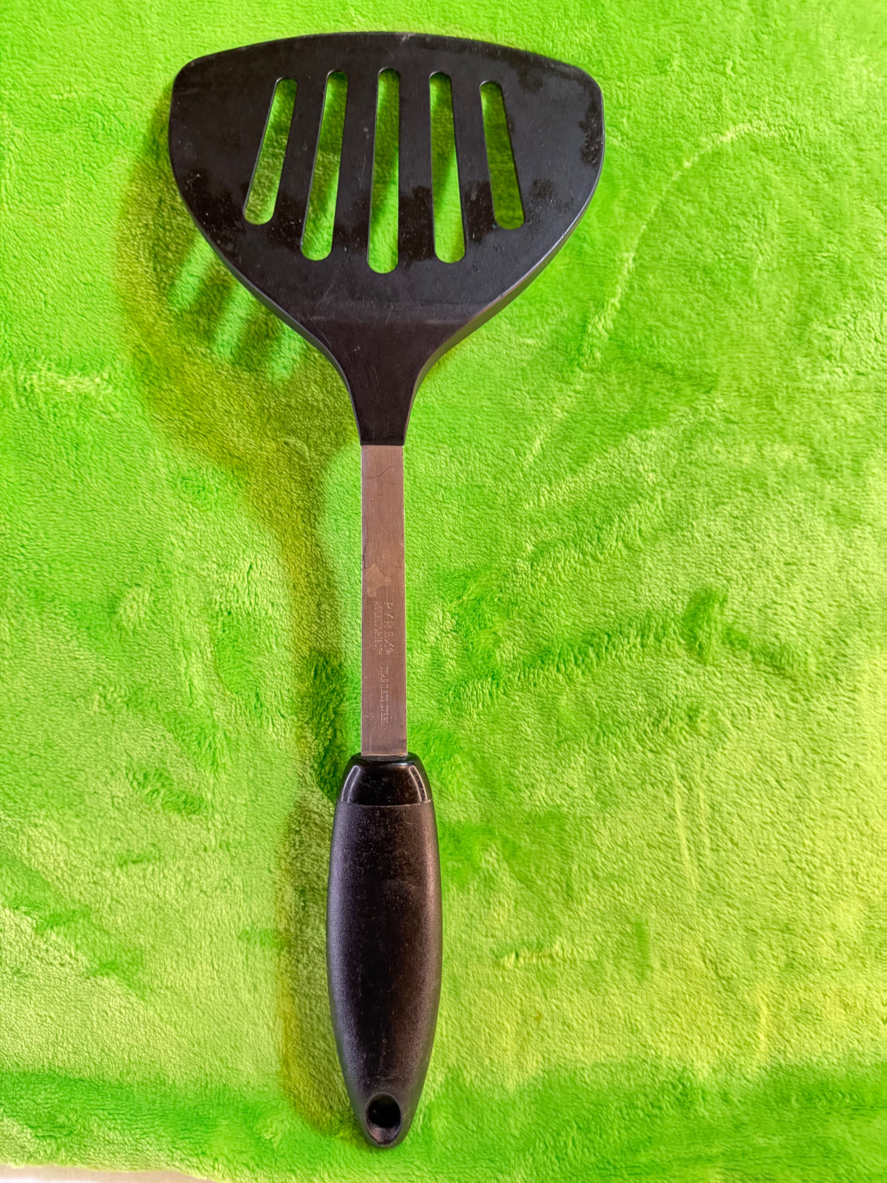 Pyrex Stainless Steel Slotted Turner Black Handle Kitchen Utensil - Thumbnail 2