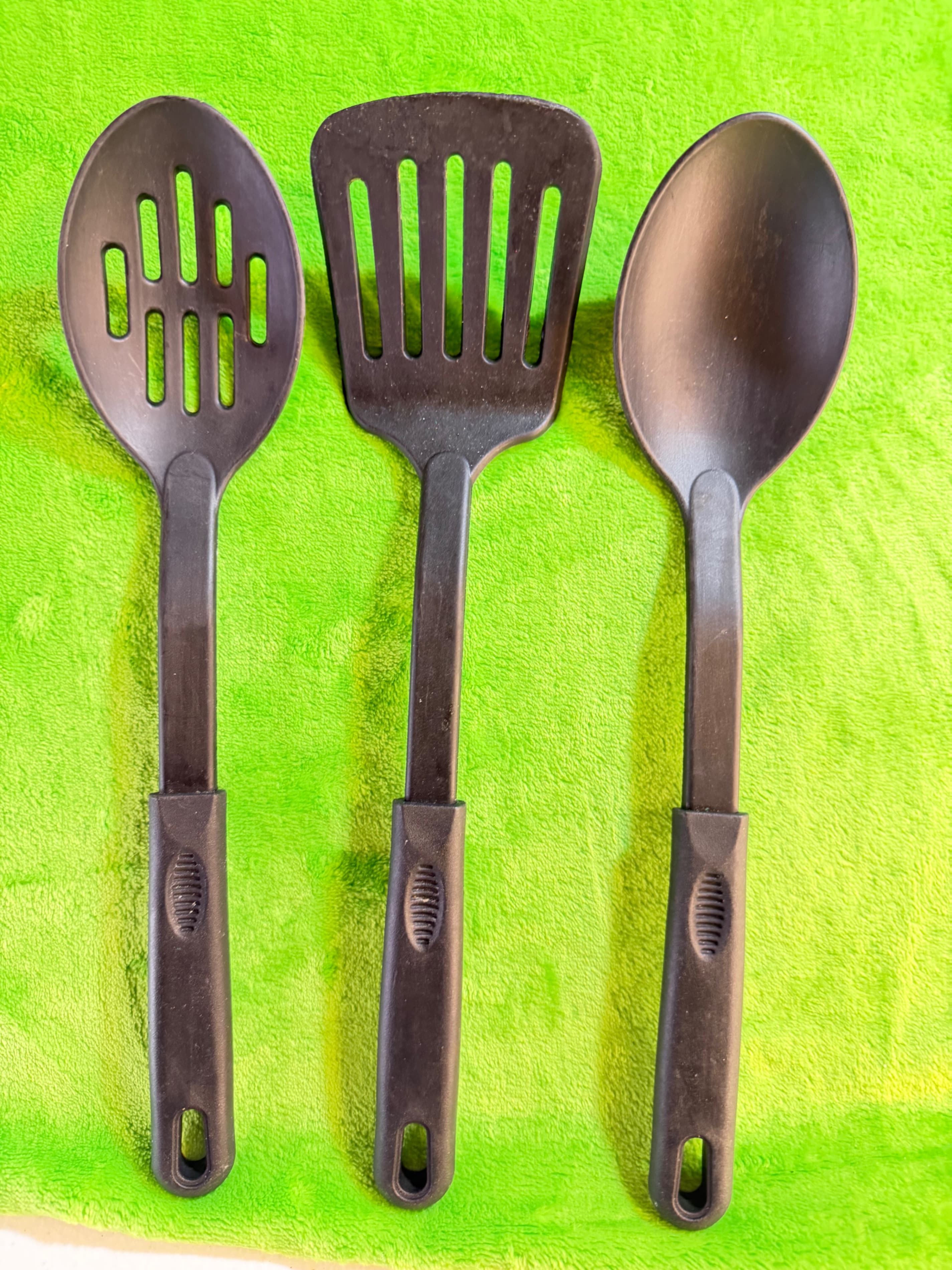 Black Kitchen Utensil Set Slotted Spoon Spatula Cooking Tools - Image 1