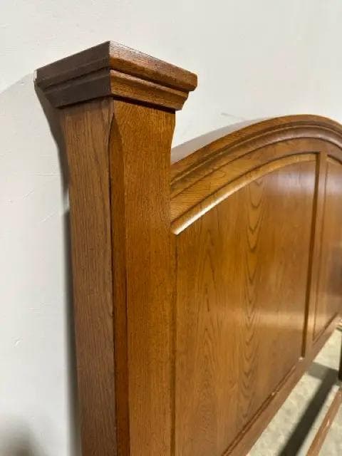 King Oak Arch Headboard - Thumbnail 2