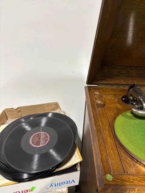 1919 RCA Victor Victrola VV-XI-A With 4 Doors And 80 Records - Thumbnail 7