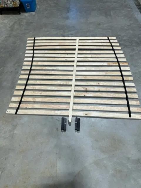 King Size Roll of Wooden Slats with Center Beam - Thumbnail 2