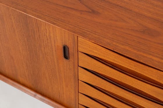 Rare “OS29” sideboard by Arne Vodder for Sibast (Denmark, 1950s). - Thumbnail 16