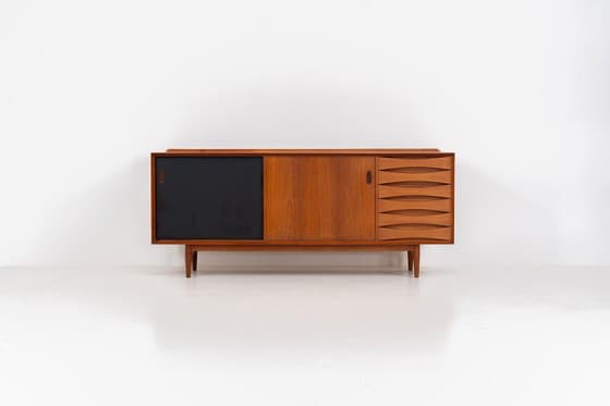 Rare “OS29” sideboard by Arne Vodder for Sibast (Denmark, 1950s). - Thumbnail 2