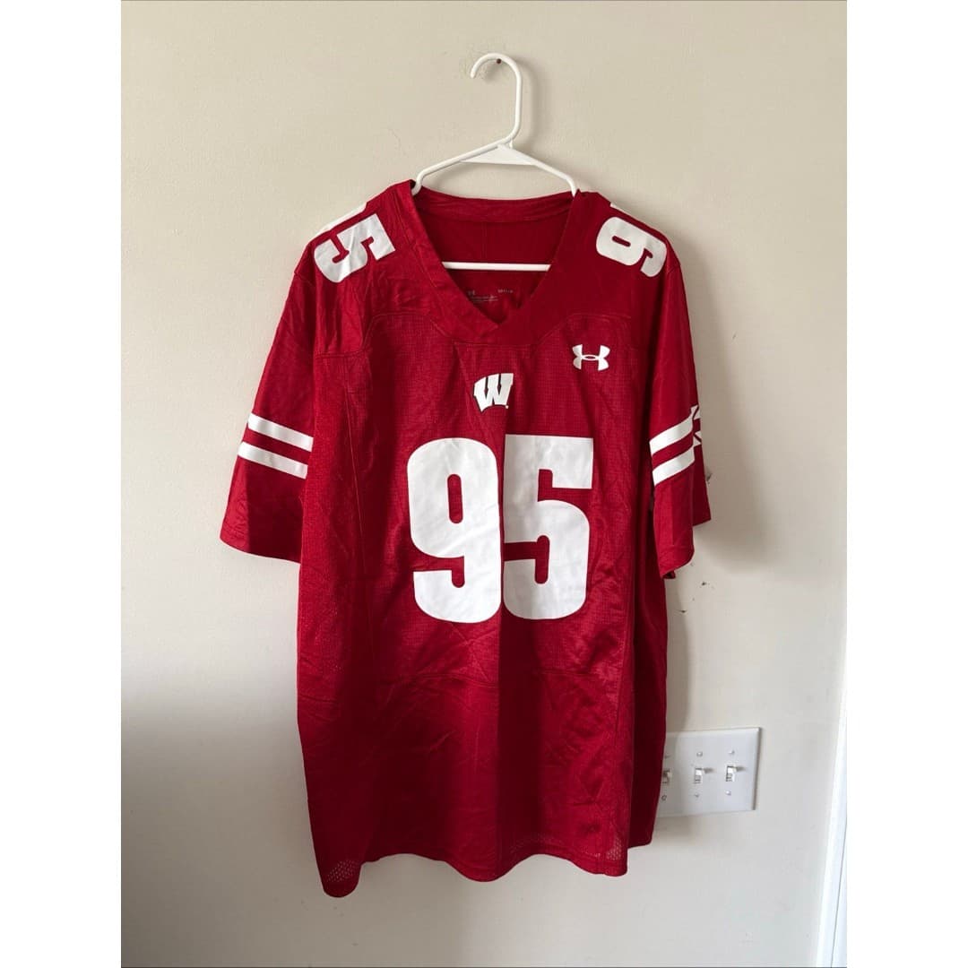 Men’s Under Armour Wisconsin Badgers Keeanu Benton #95 Football Jersey Sz L Red