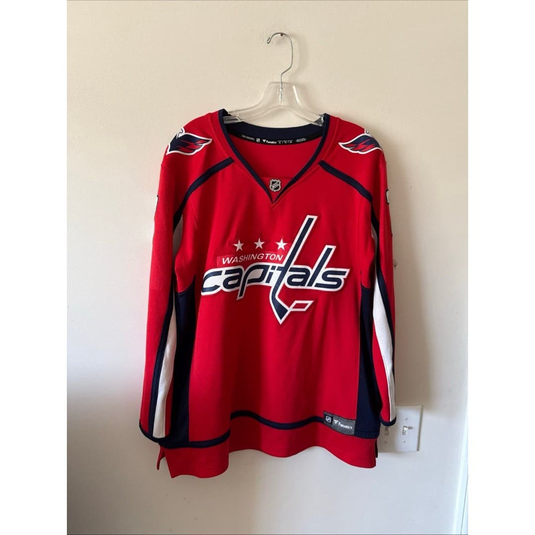 Women’s Justin Schultz #2 Washington Capitals Fanatics Home Jersey Sz XL - Red￼ - Image 1