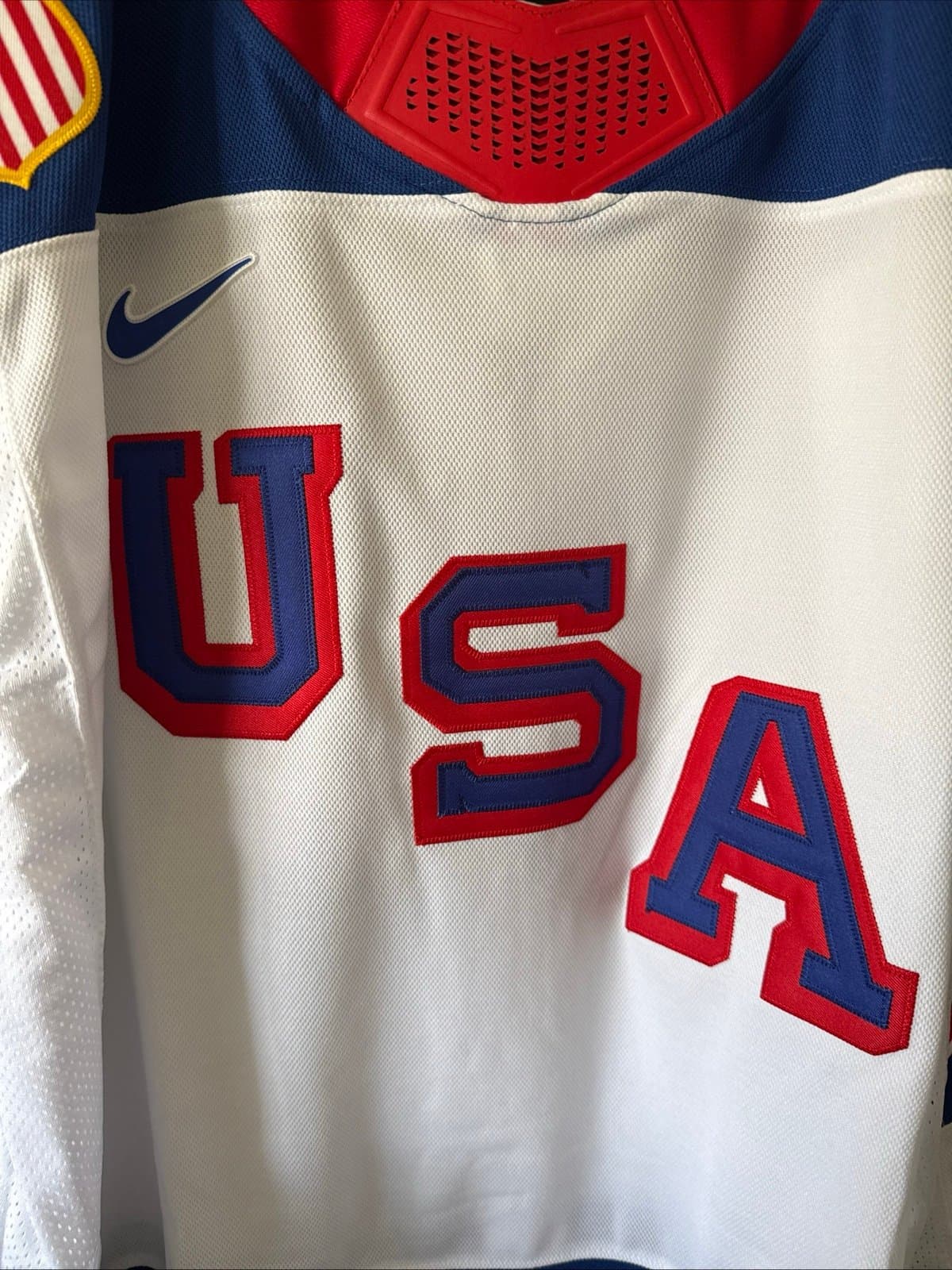 Men’s Nike Connor Hellebuyck #37 Team USA Hockey Jersey 2026 Olympics Sz XL NWT - Thumbnail 2