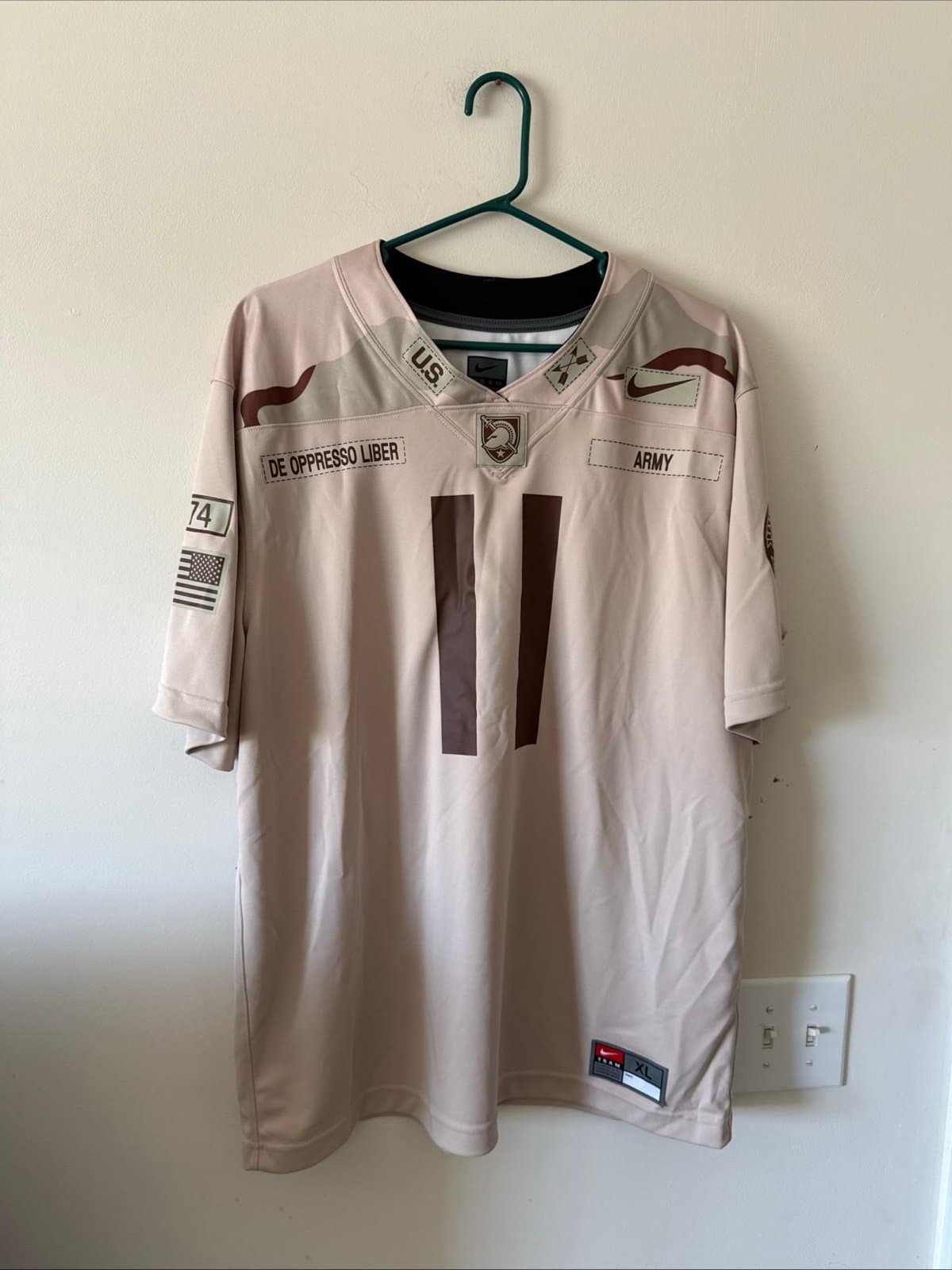 Men’s Nike Army Black Knights #11 Rivalry Special Game Jersey 2021 Oatmeal Sz XL - Image 1