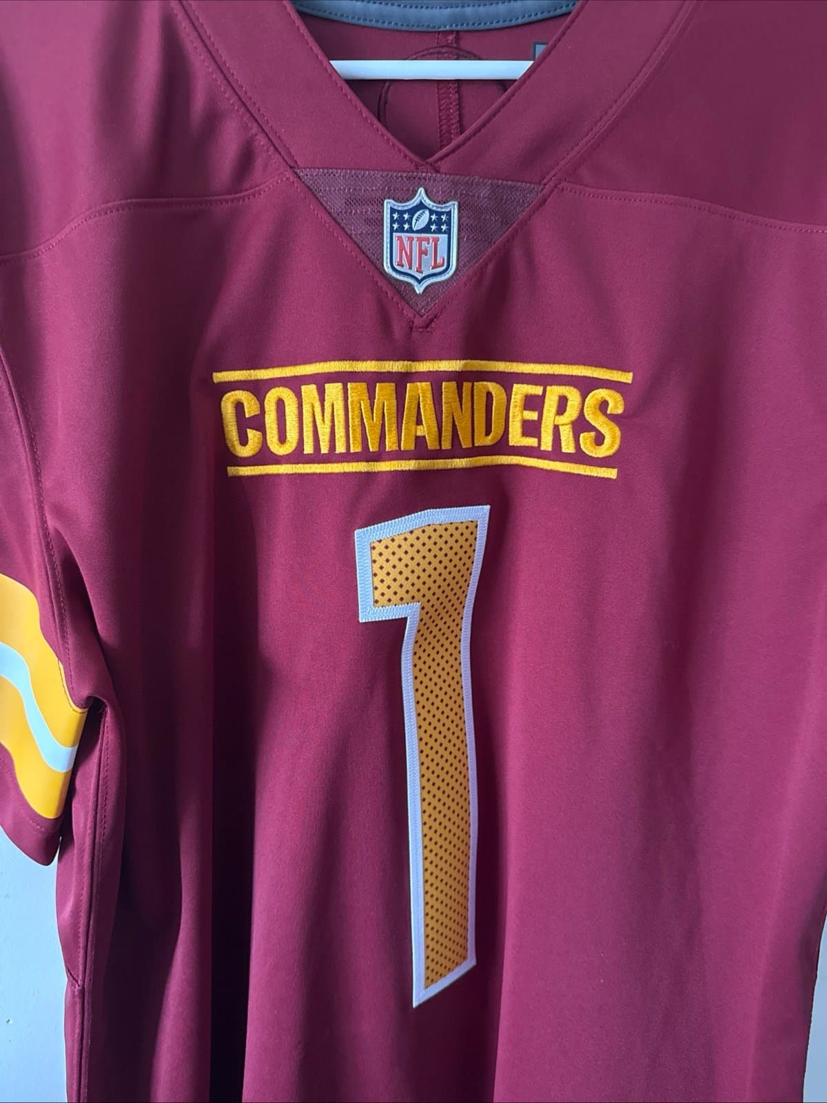 Men’s Nike Jahan Dotson #1 Washington Commanders Vapor Lmtd Jersey Sz L - Red - Thumbnail 2