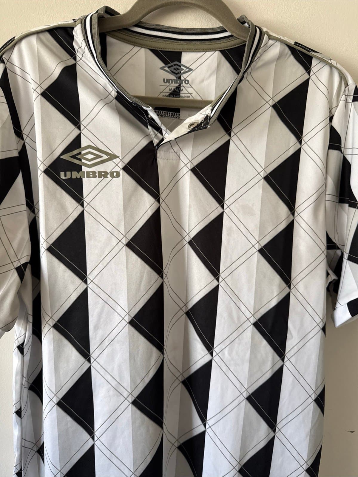 Men’s Vintage 90s Umbro Soccer Jersey Geometric Sz M - White/Black - Thumbnail 2