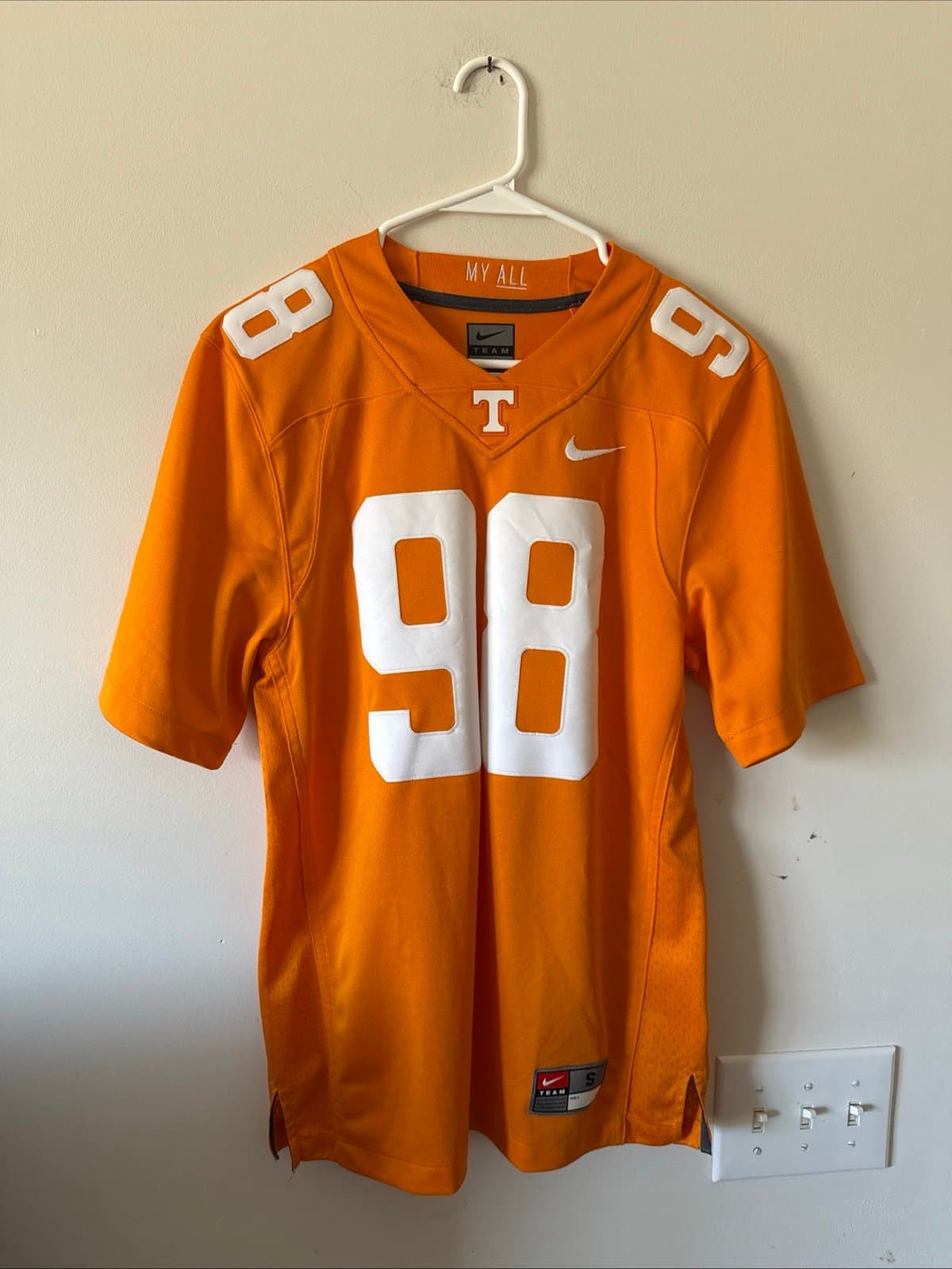Men’s Nike Tennessee Volunteers #98 Limited NCAA Jersey Sz S - Orange NWOT - Image 1