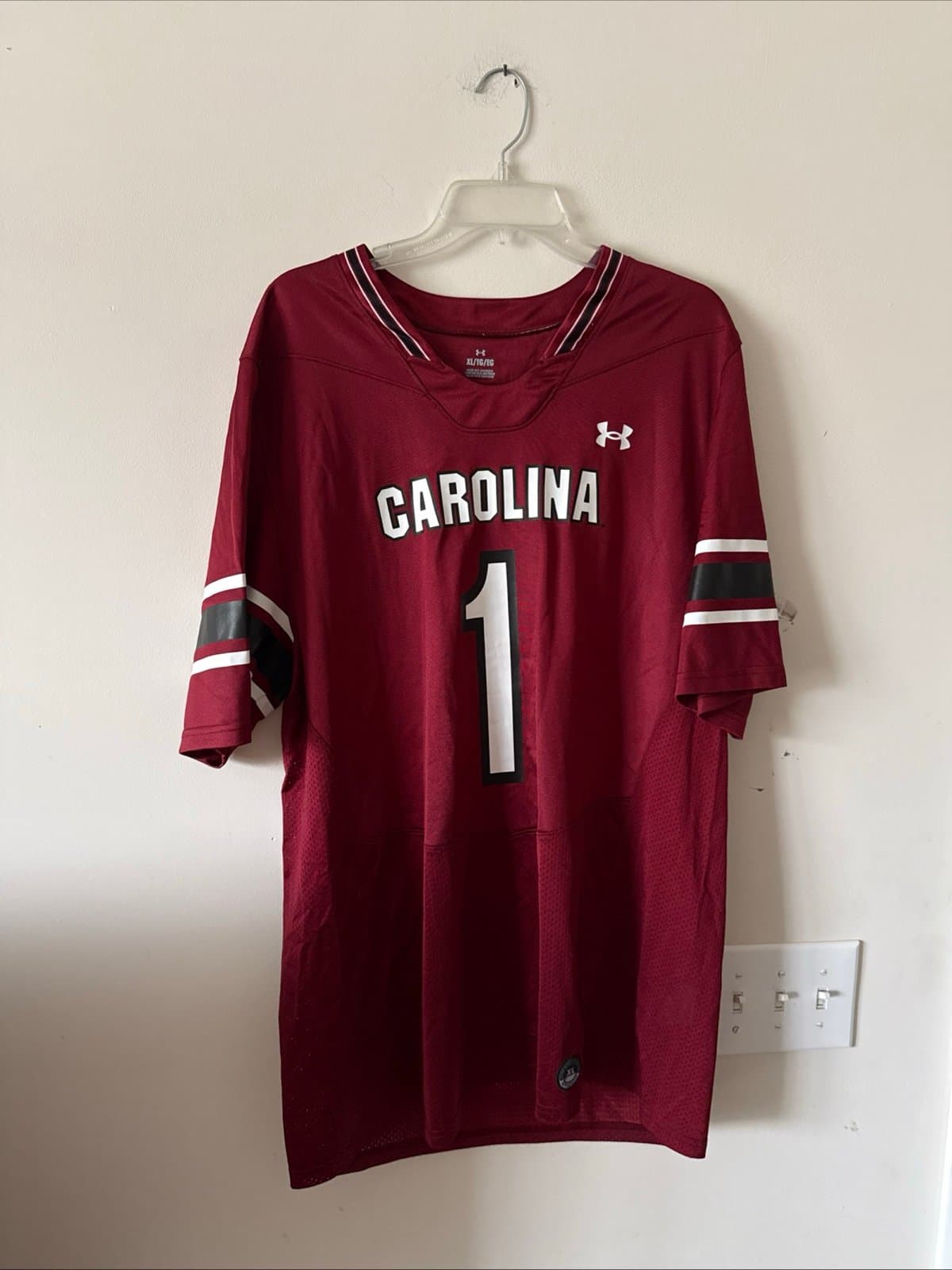 Men’s Under Armour South Carolina Gamecocks Football NCAA Jersey Sz XL - Maroon - Image 1