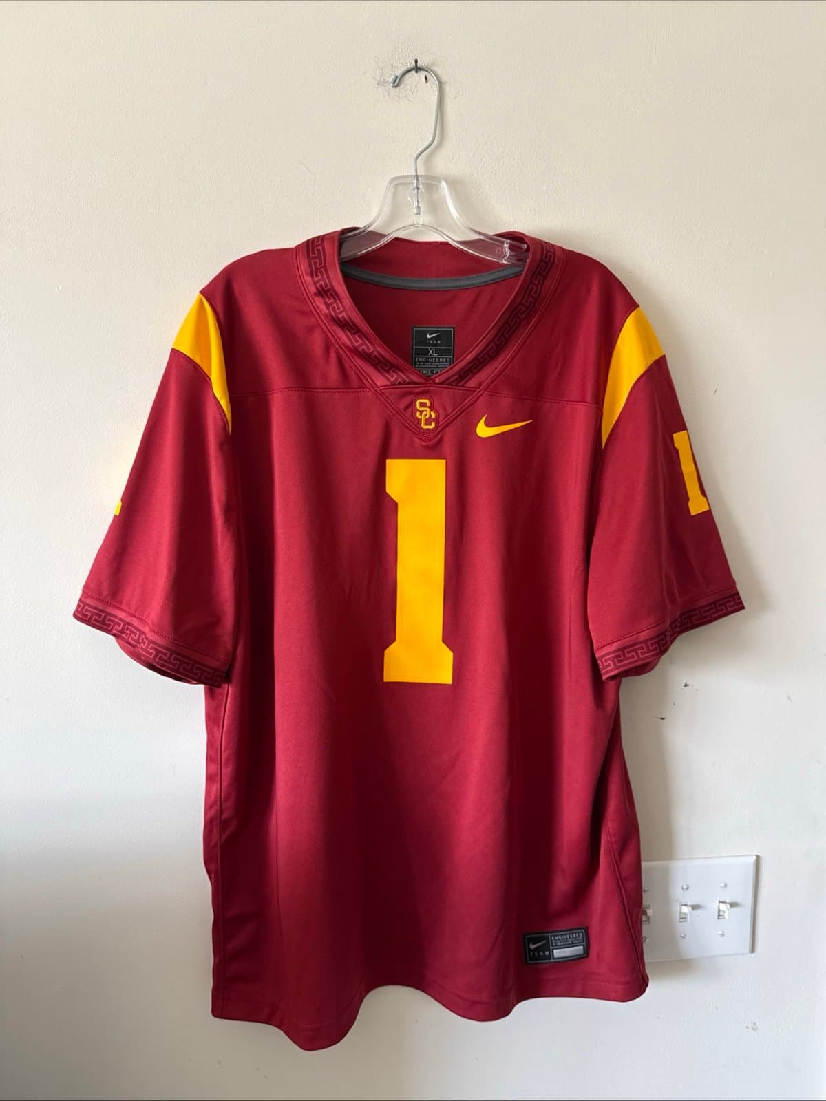 Men’s Nike USC Trojans #1 NCAA Football Dri Fit Jersey Sz XL - Red - Image 1