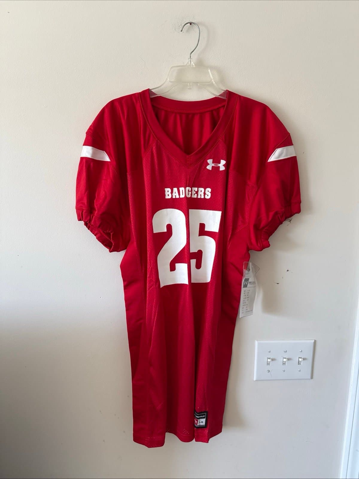 Men’s Wisconsin Badgers Under Armour Fall 2017 Football #25 Jersey Sz L - Red - Image 1