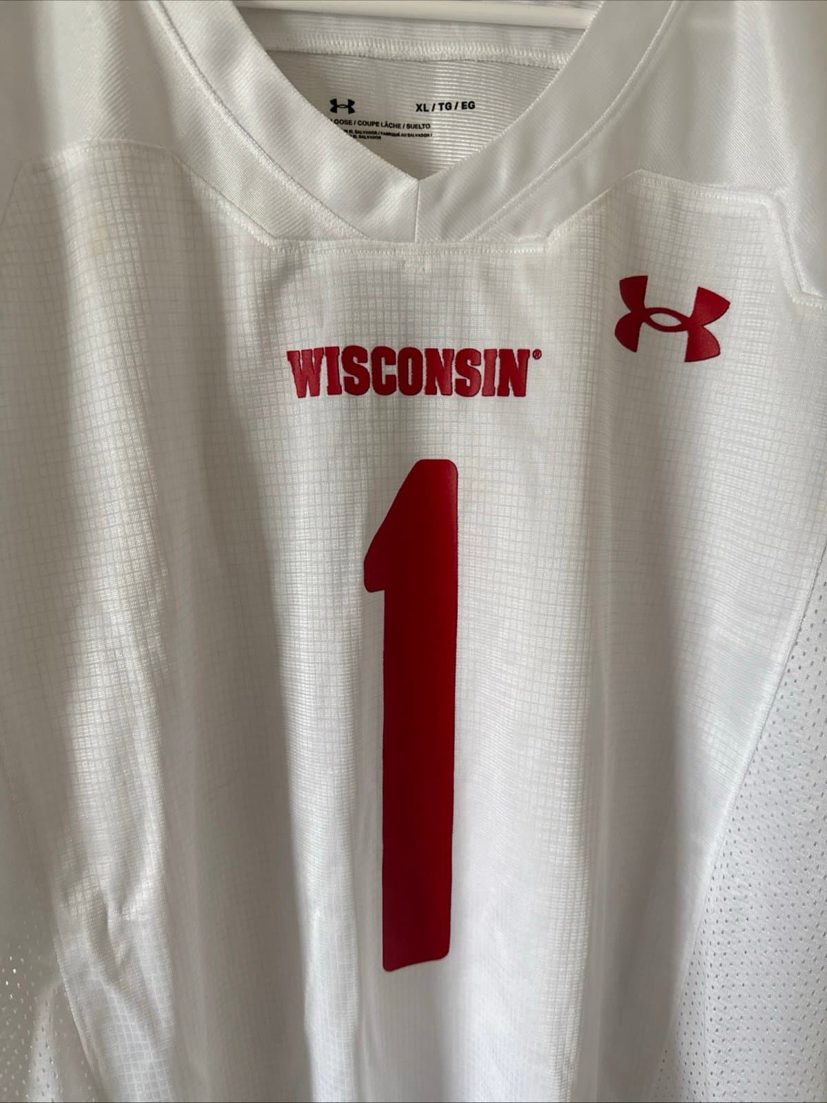 Men's Under Armour Wisconsin Badgers #1 Replica Football Jersey Sz XL - White - Thumbnail 2