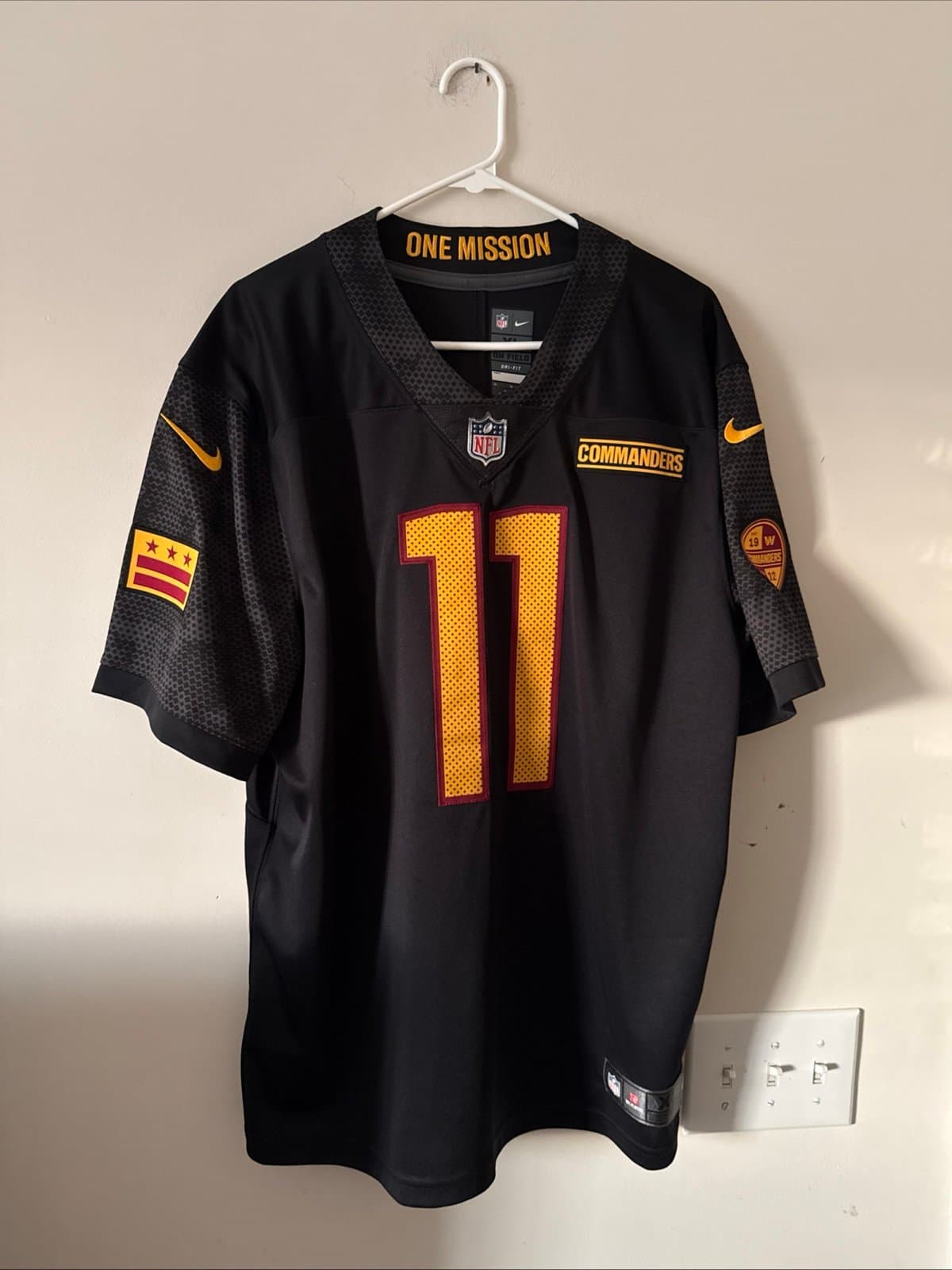 Men’s Carson Wentz #11 Washington Commanders Vapor Lmtd Alt Jersey Sz XL - RARE