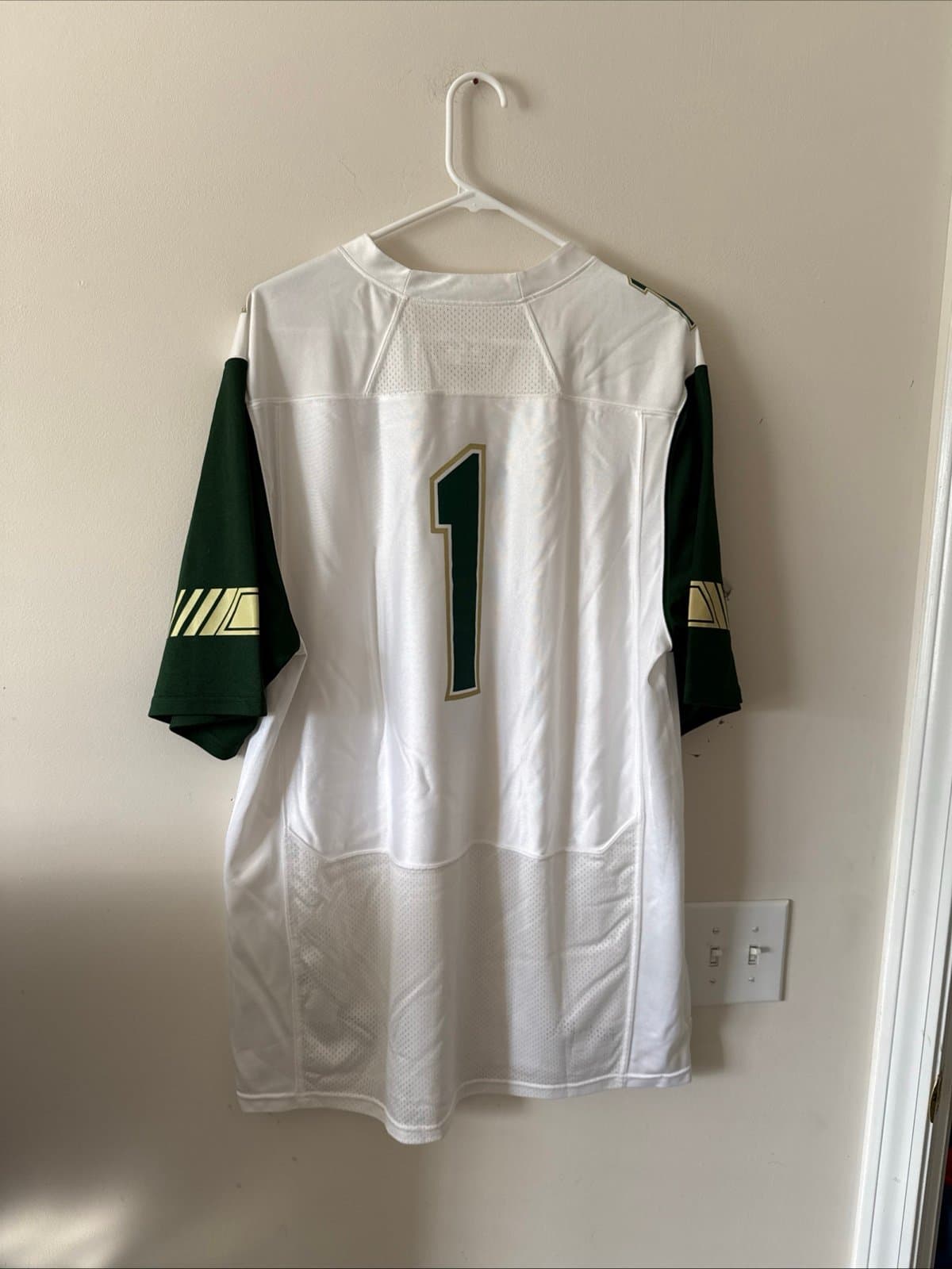 Men’s Under Armour USF Bulls #1 Football Jersey Loose Sz XL - White NWT - Thumbnail 6