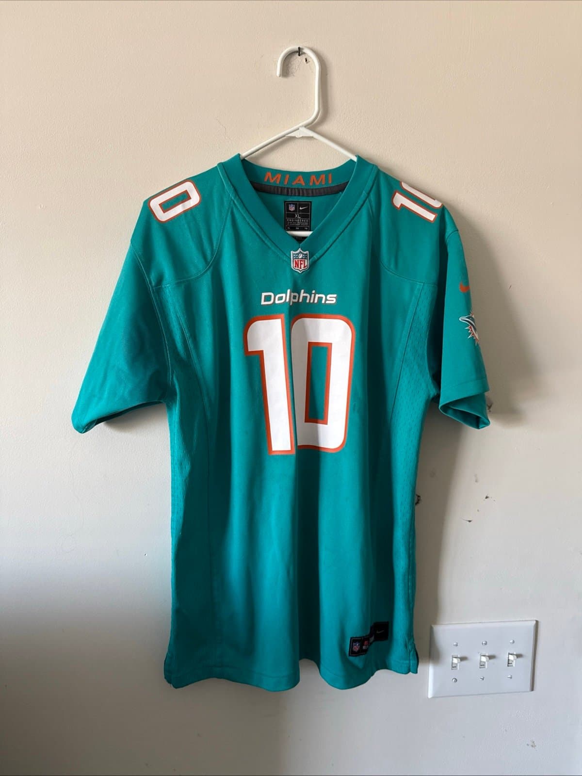 Boy’s Nike Miami Dolphins Tyreek Hill #10 On Field Jersey Sz Youth XL - Teal - Image 1