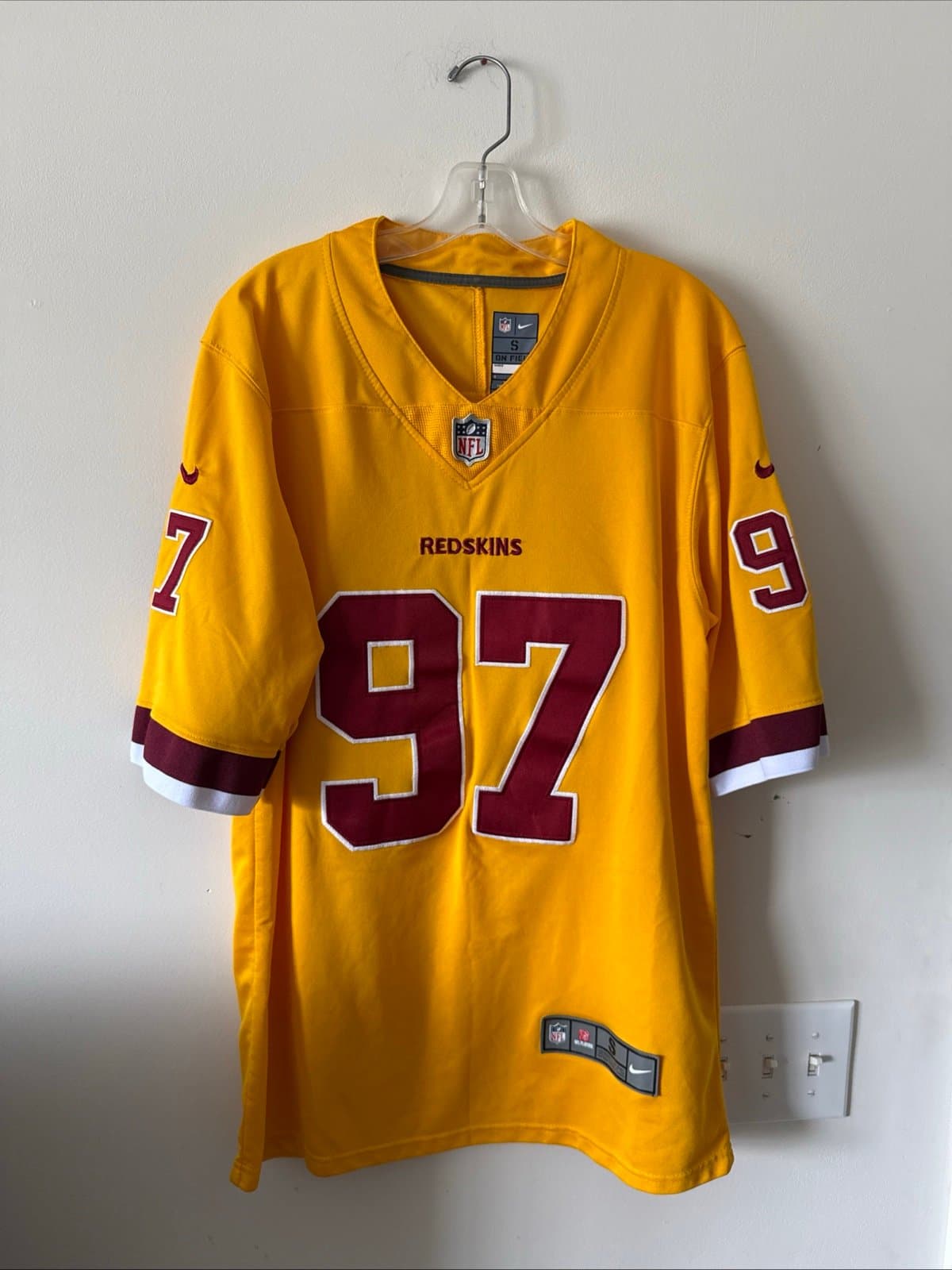 Men’s Nike Eddie Goldman #97 Washington Redskins Alternate Jersey Sz S - Yellow - Image 1
