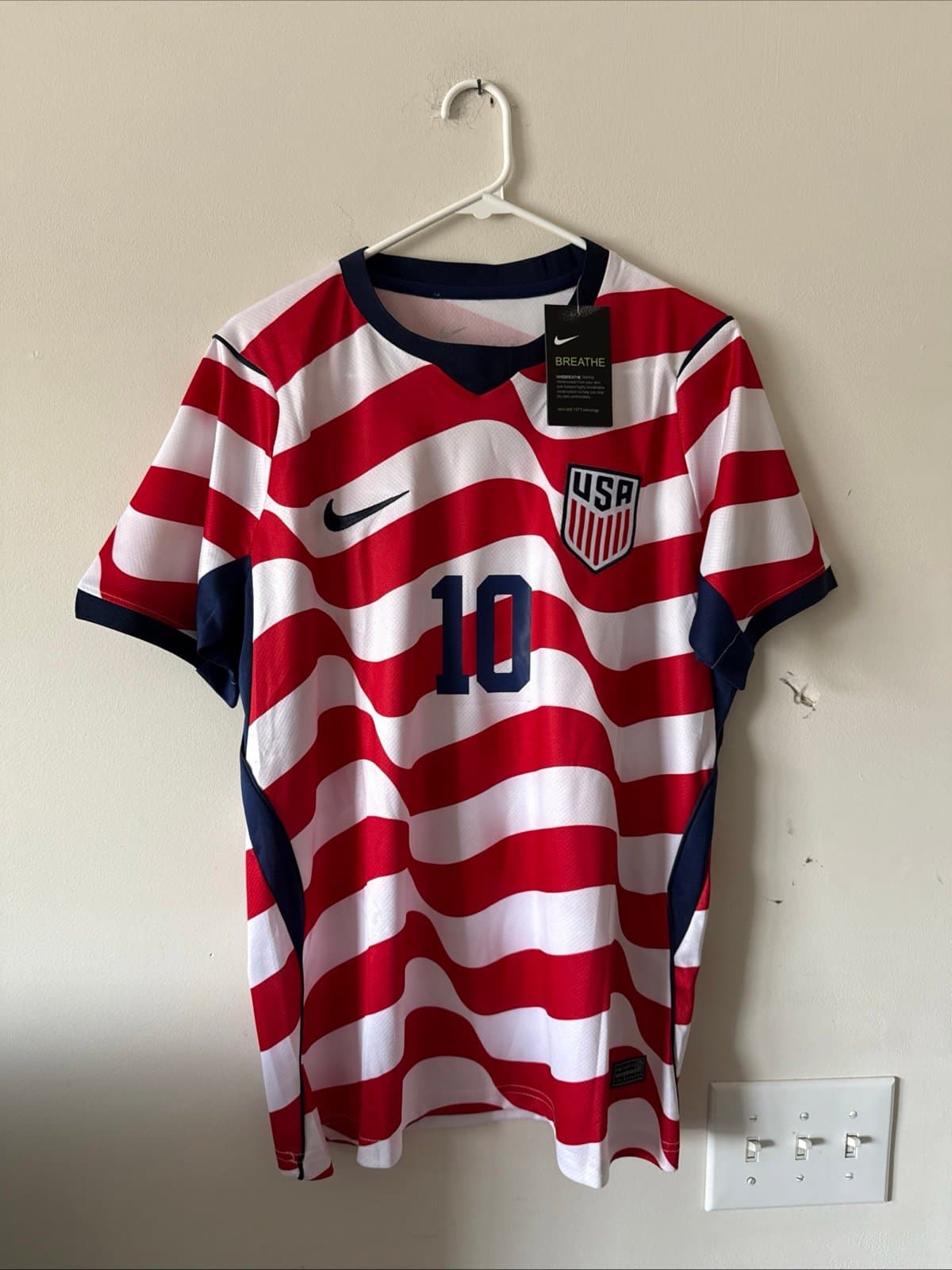 Men's Nike Christian Pulisic #10 2026 USMNT Home Jersey Sz L - Red NWT RARE - Image 1