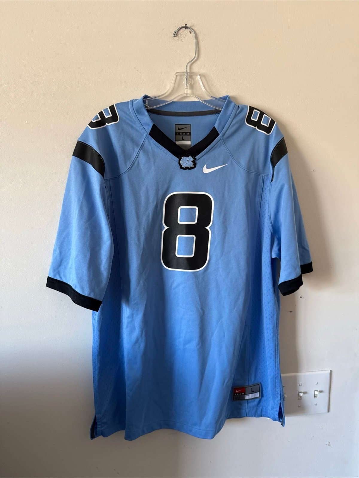 Men’s Vintage Nike North Carolina UNC Tar Heels #8 NCAA Jersey Sz L - Blue - Image 1