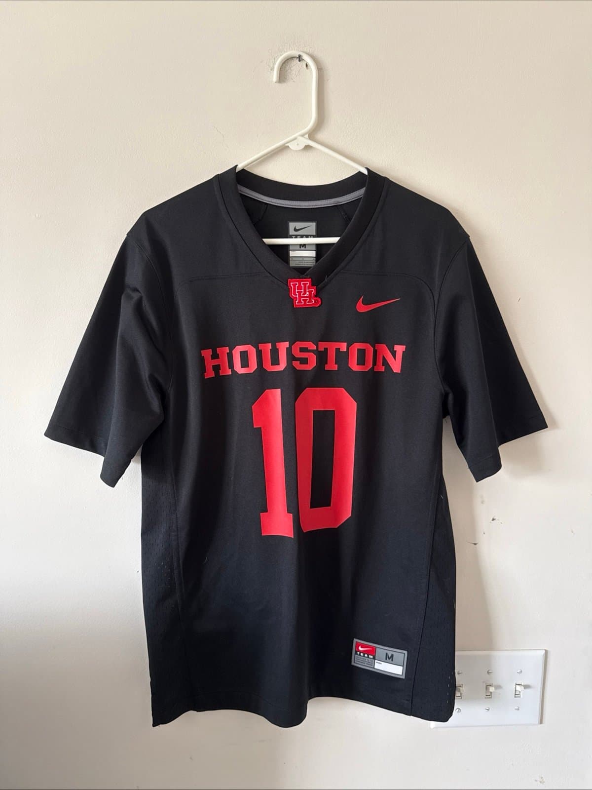 Men’s Nike University Of Houston Cougars #10 Football Jersey Sz M - Black RARE - Image 1